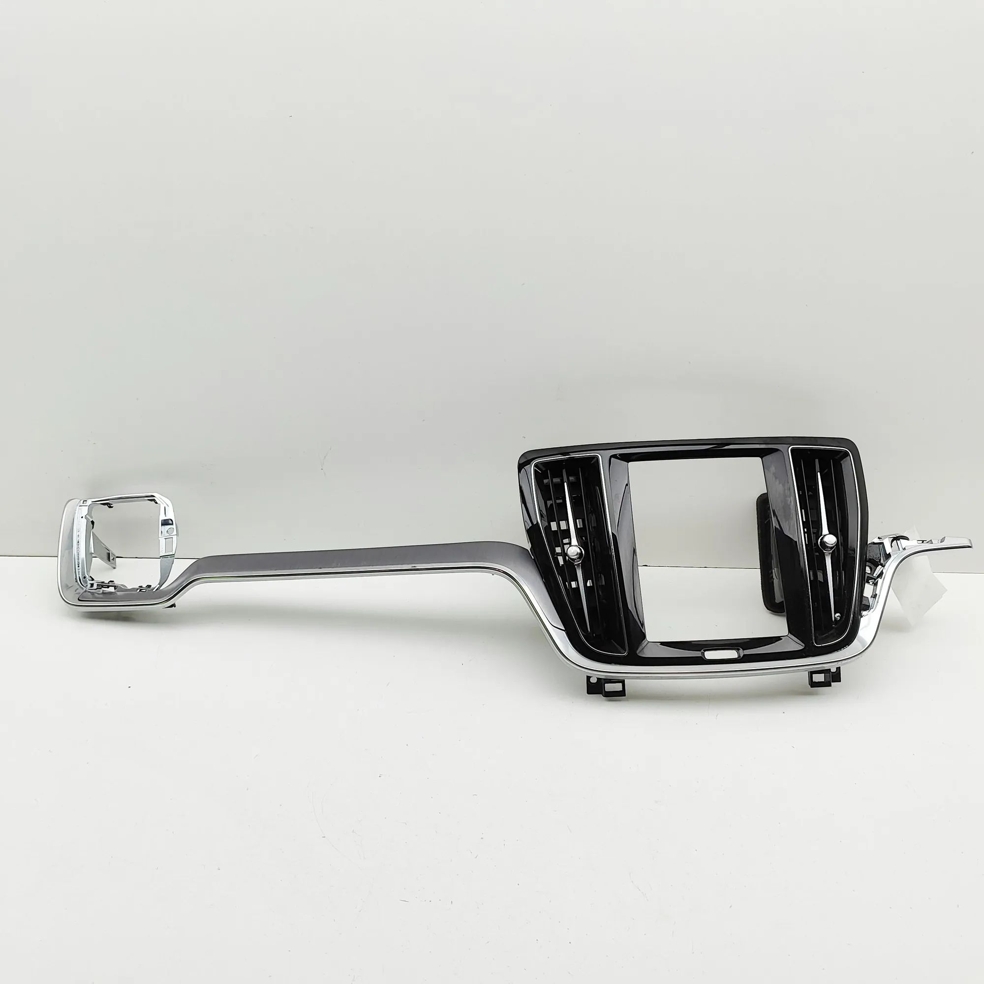 Volvo V60 Dashboard Trim Dashboard trim — VOLVO V60 (II 225, 227) (2018-...