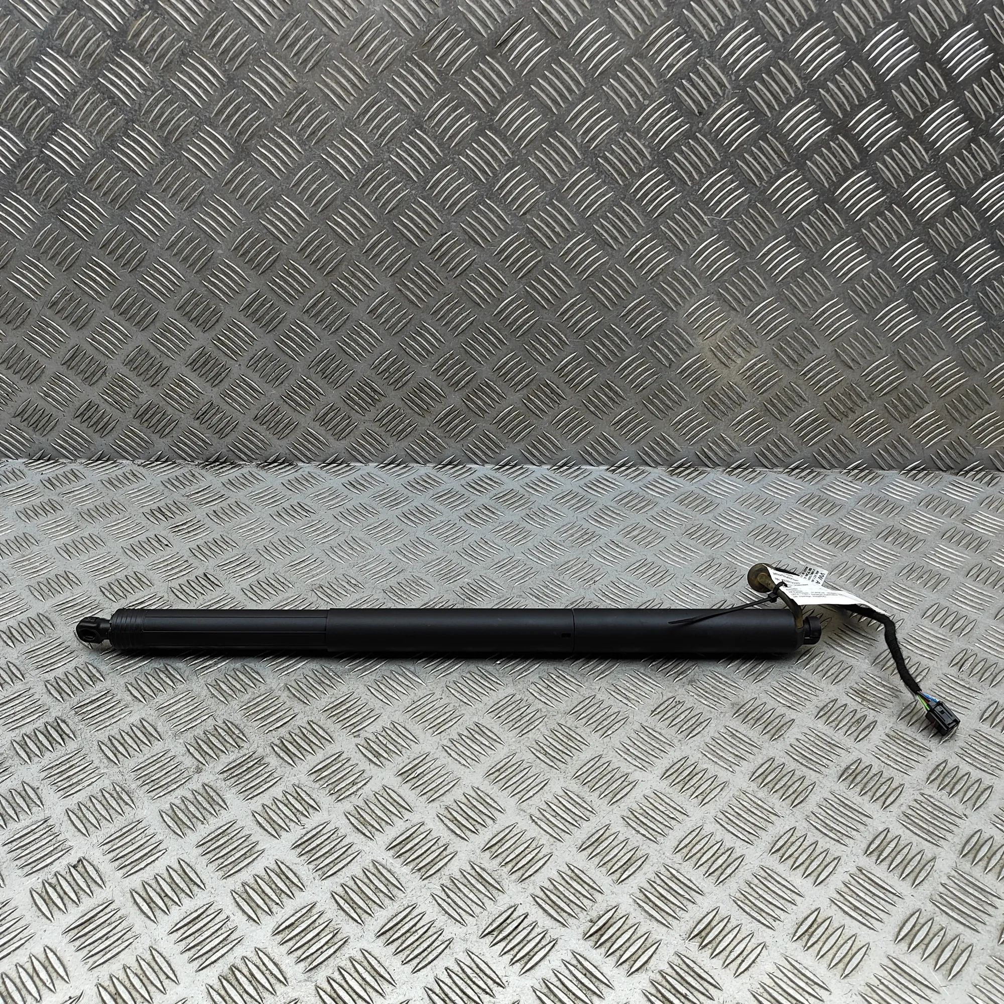 Porsche Macan Left Side Tailgate Gas Strut Left Side Tailgate Gas Strut — PORSCHE MACAN (9...