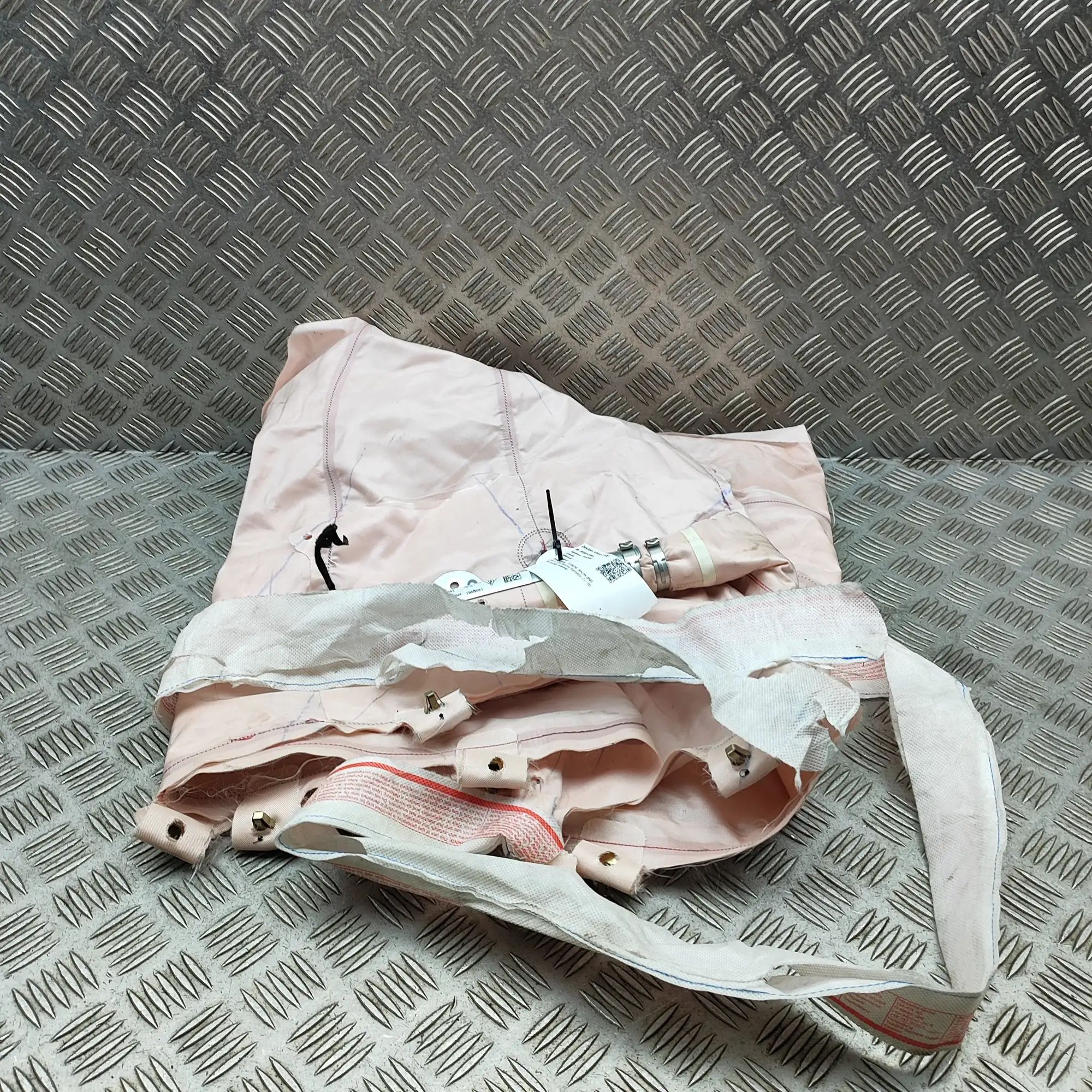 Porsche Macan Right Side Roof Safety Curtain SRS Right Side Roof Safety Curtain SRS — PORSCHE MA...