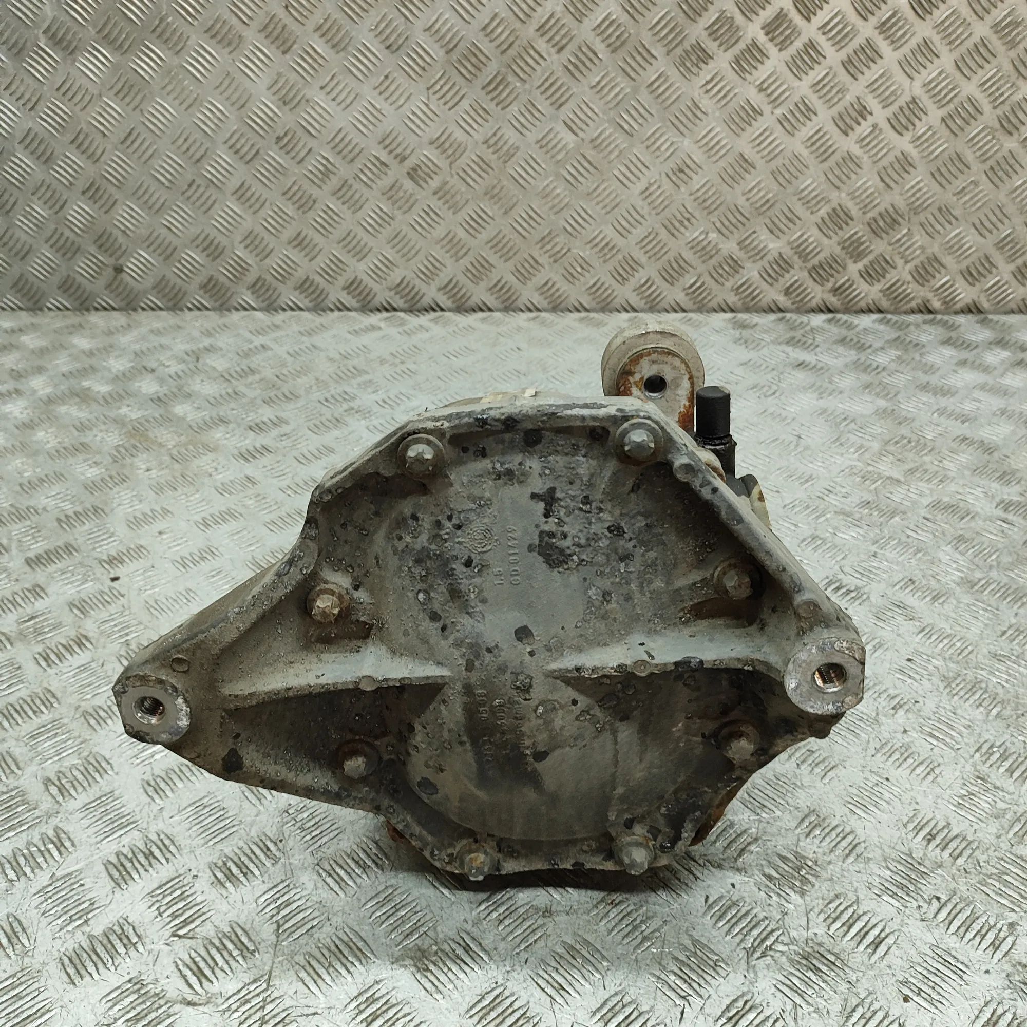 Mercedes-Benz CLS (C218) rear differential Rear differential — MERCEDES BENZ CLS (C218) (2...