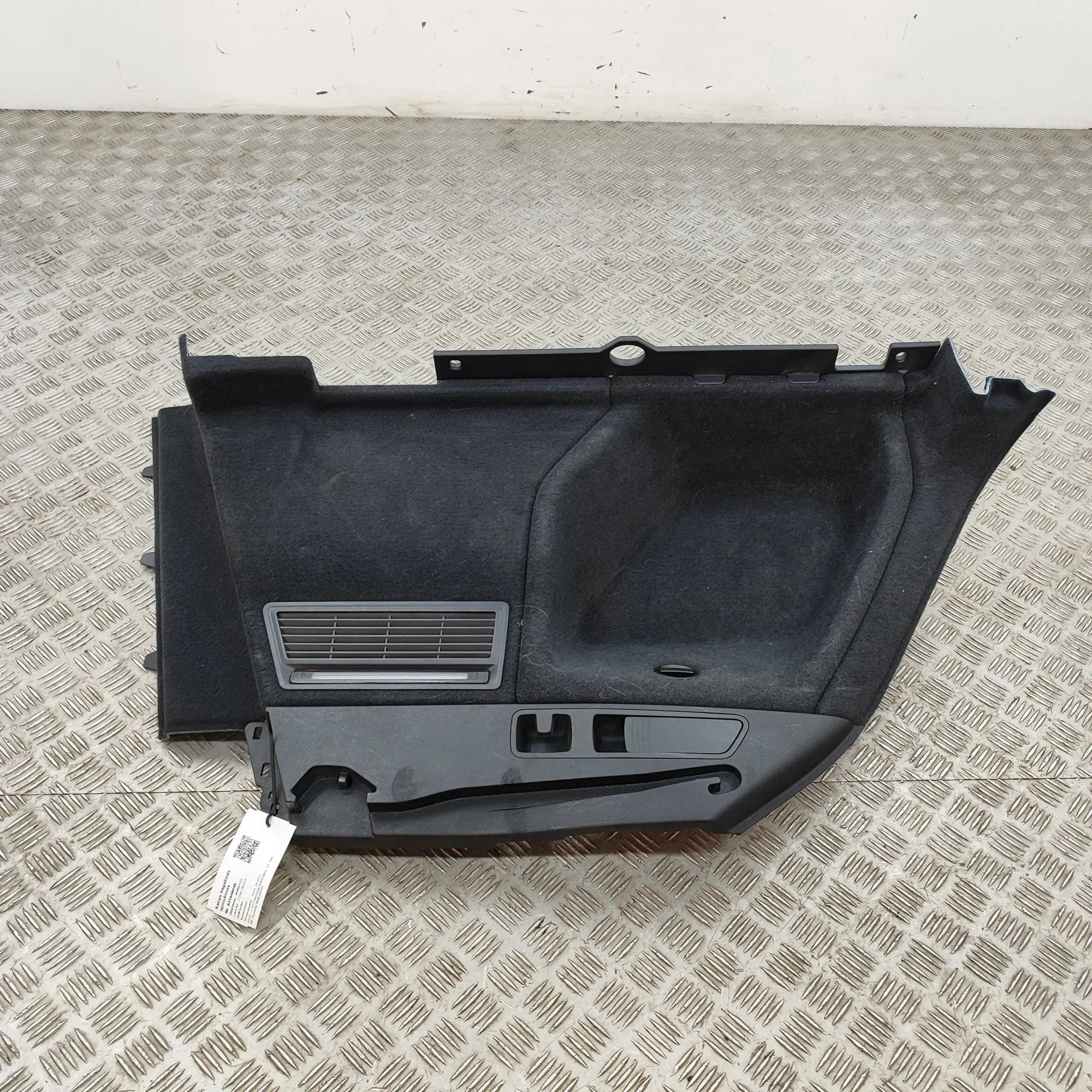 Audi Q5 (8R) Left Side Trunk Trim Left Side Trunk Trim — AUDI Q5 (FY) (2016-...) ...