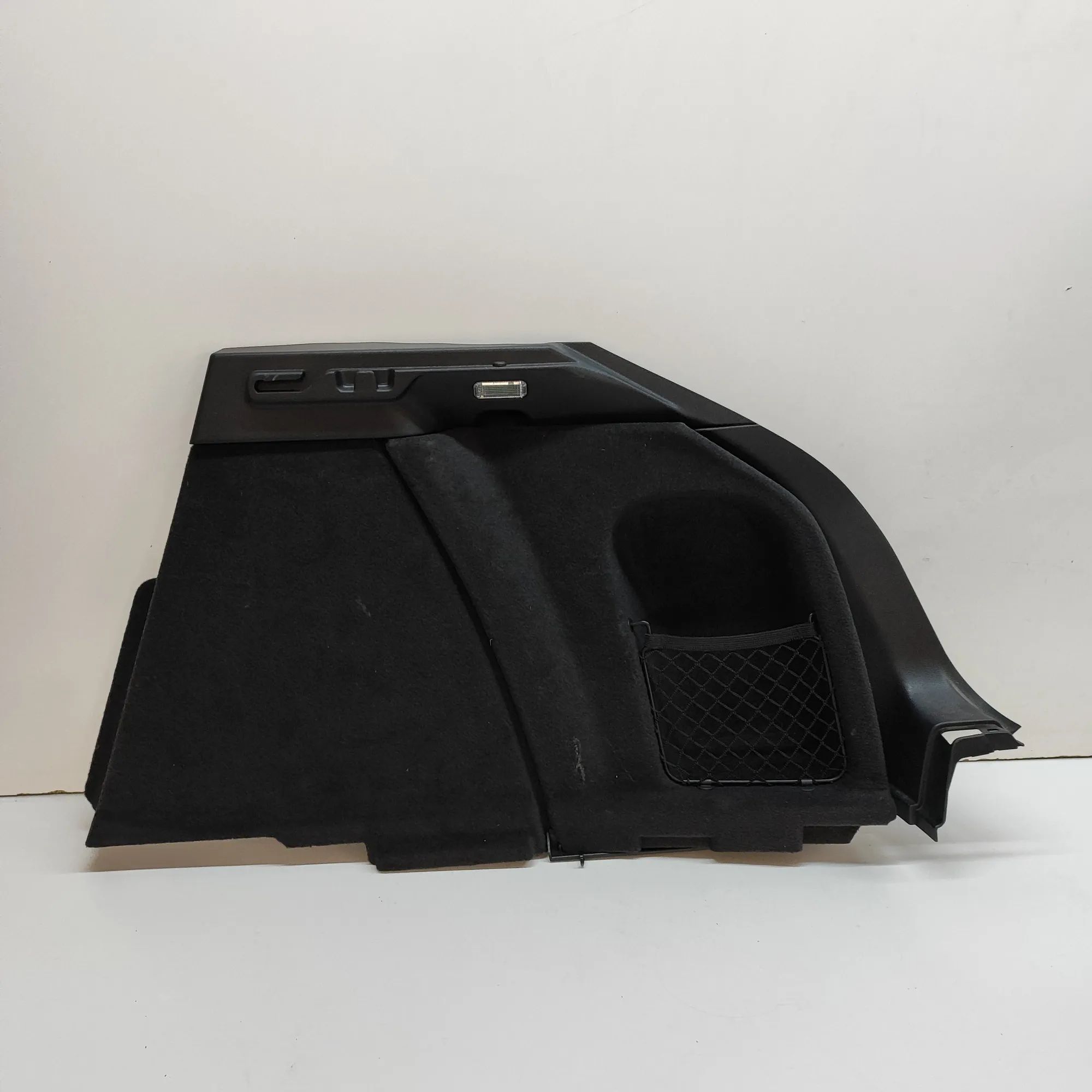 Porsche Macan Right Side Trunk Trim Right Side Trunk Trim — PORSCHE MACAN (95B) (20...