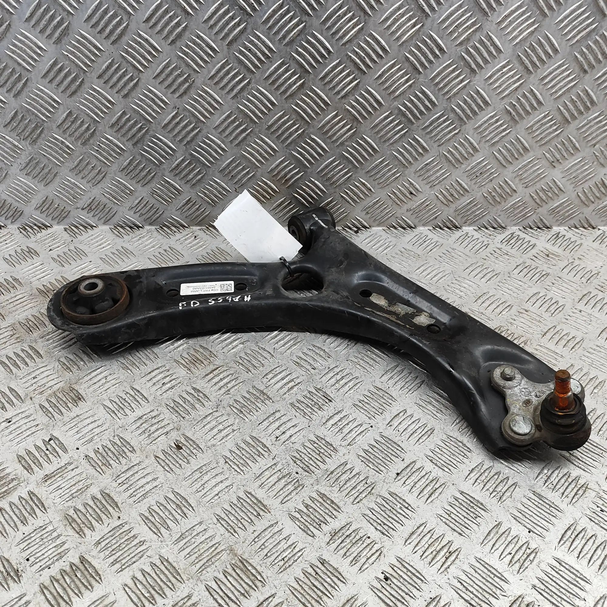 Kia Ceed (CD) Front Right Lower Control Arm Front Right Lower Control Arm — KIA CEE\'D (Hat...