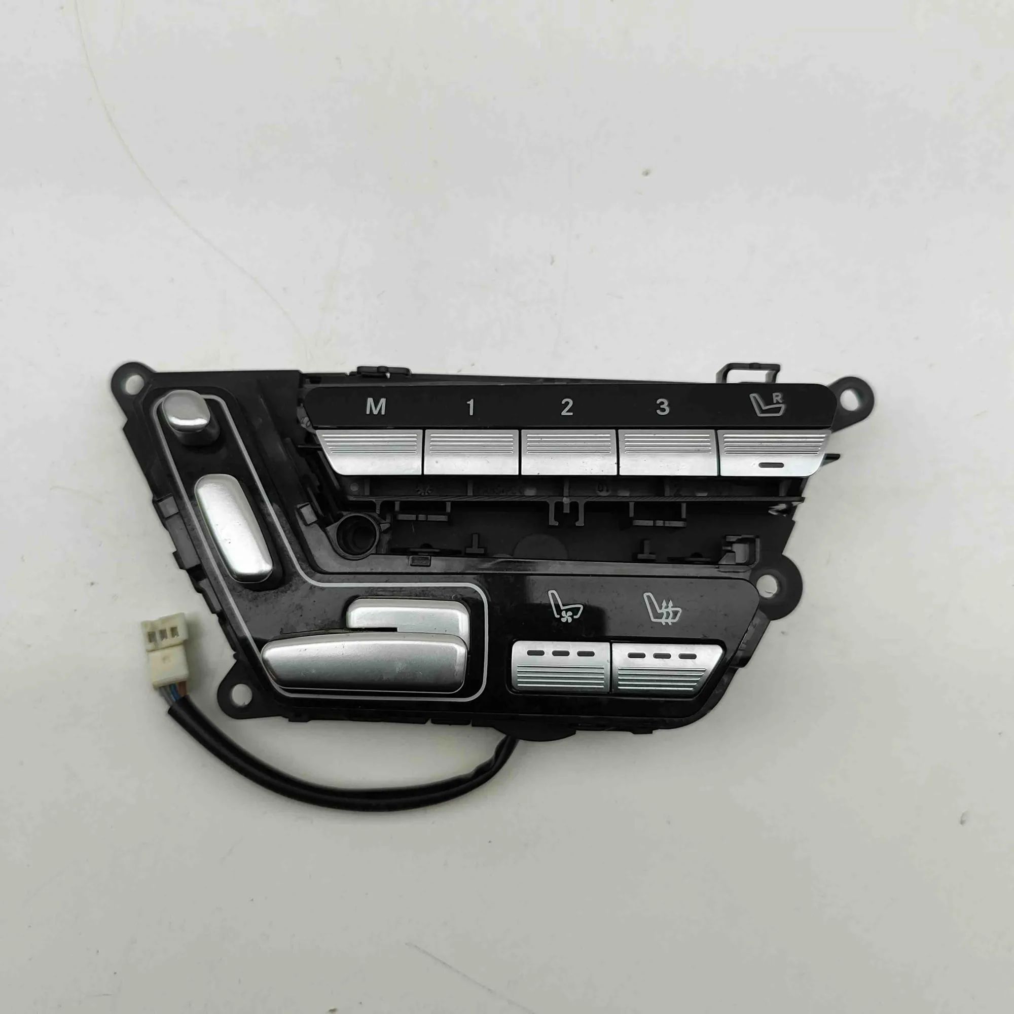 Mercedes-Benz A (W169) Left Seat Control Switches Left Seat Control Switches — MERCEDES BENZ S-CL...