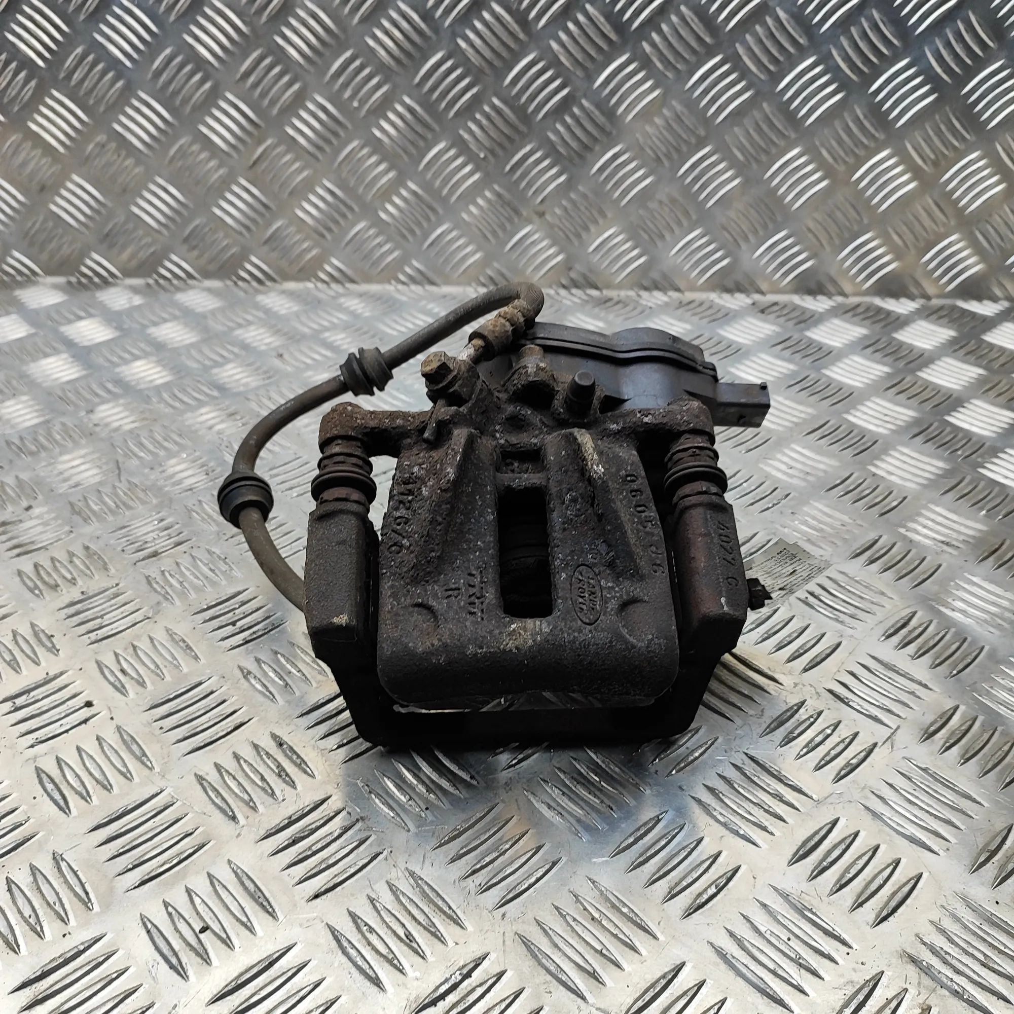 Land Rover Range Rover Evoque Brake caliper — rear right Brake caliper — rear right — LAND ROVER RANGE R...