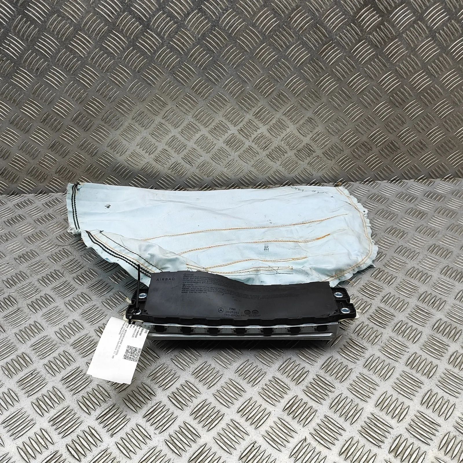 Mercedes-Benz GLC (X253) Knee Safety Bag SRS Knee Safety Bag SRS — MERCEDES BENZ GLC (X253, ...