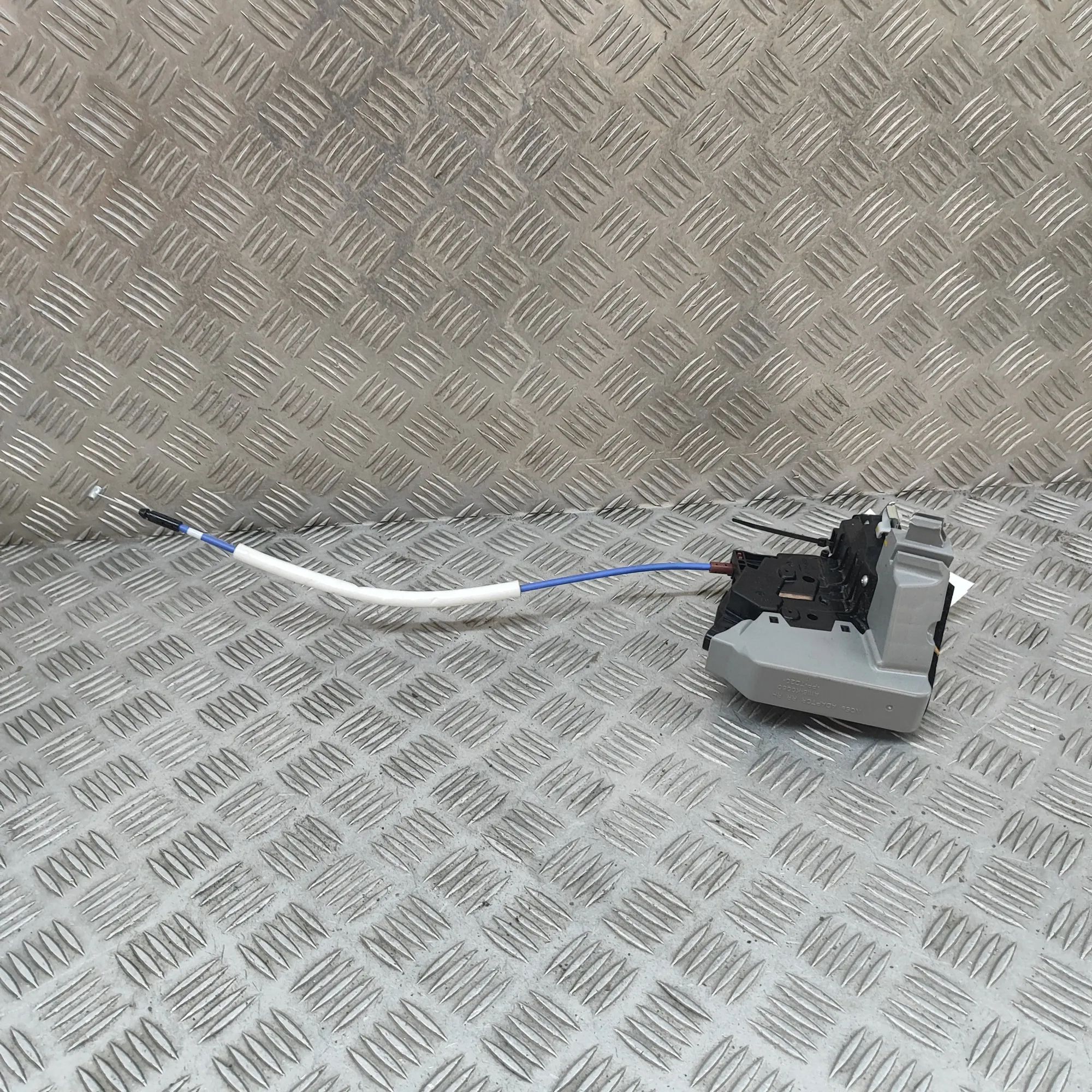 Kia Sportage Door lock — rear right Door lock — rear right — KIA SPORTAGE (V NQ5) (...