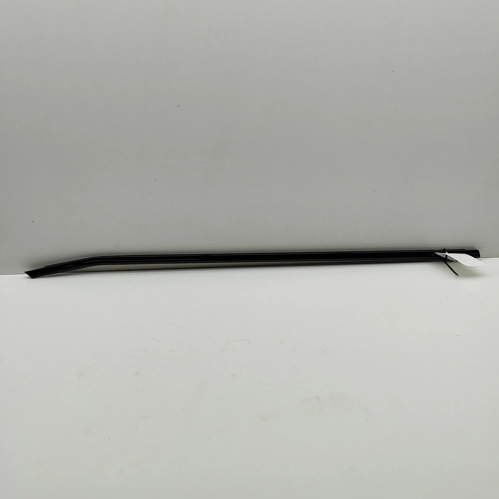 BMW X2 (F39) Door window moulding — front — right Door window moulding — front — right — BMW X2 (...
