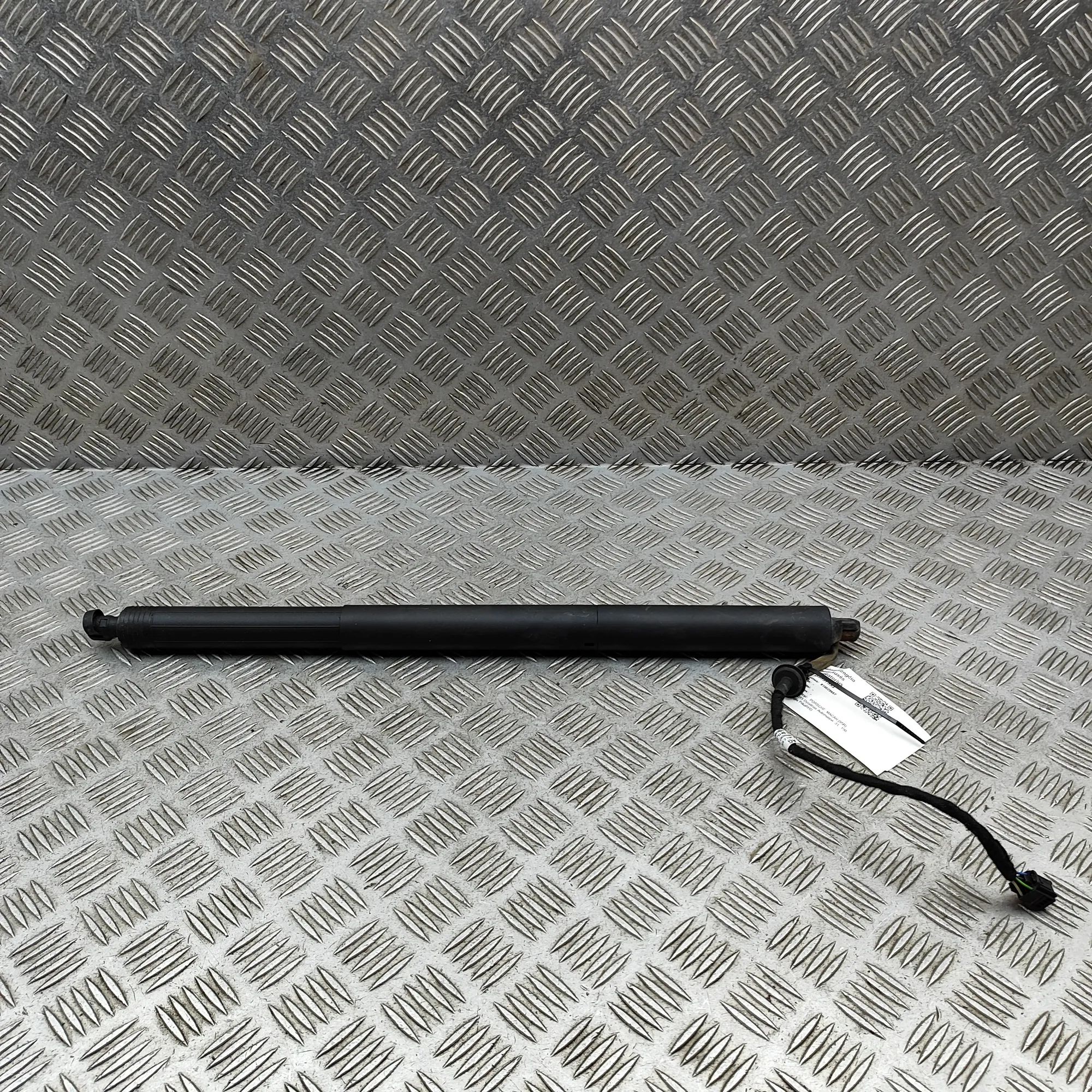 Porsche Macan Left Side Tailgate Gas Strut Left Side Tailgate Gas Strut — PORSCHE MACAN (9...