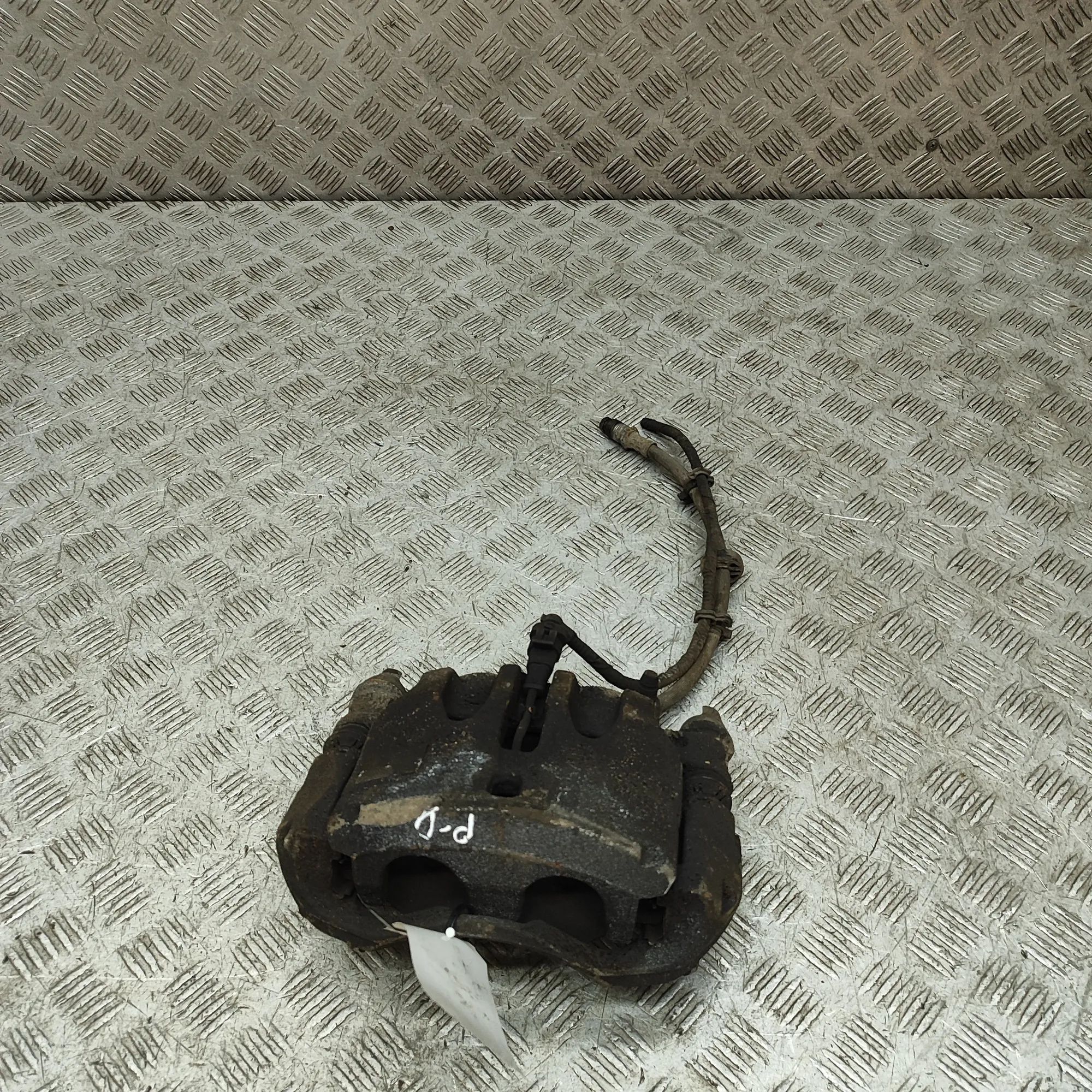 Iveco Daily Brake caliper — front right Brake caliper — front right — IVECO DAILY (VI F...