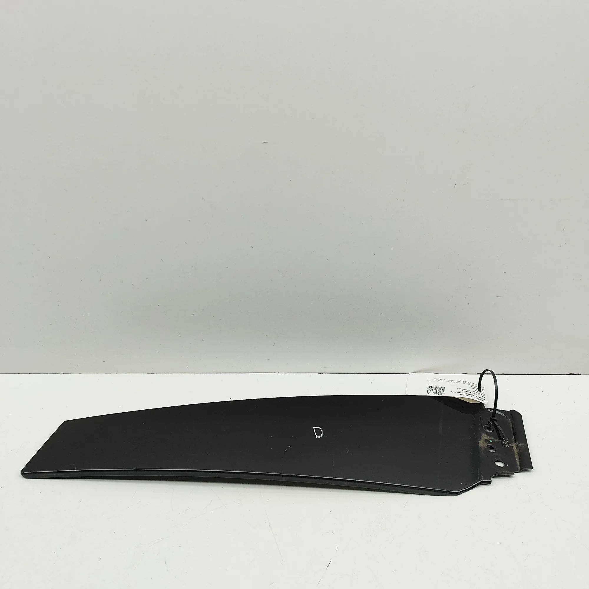 Maserati Levante B-pillar trim — right B-pillar trim — right — MASERATI LEVANTE (SUV M...