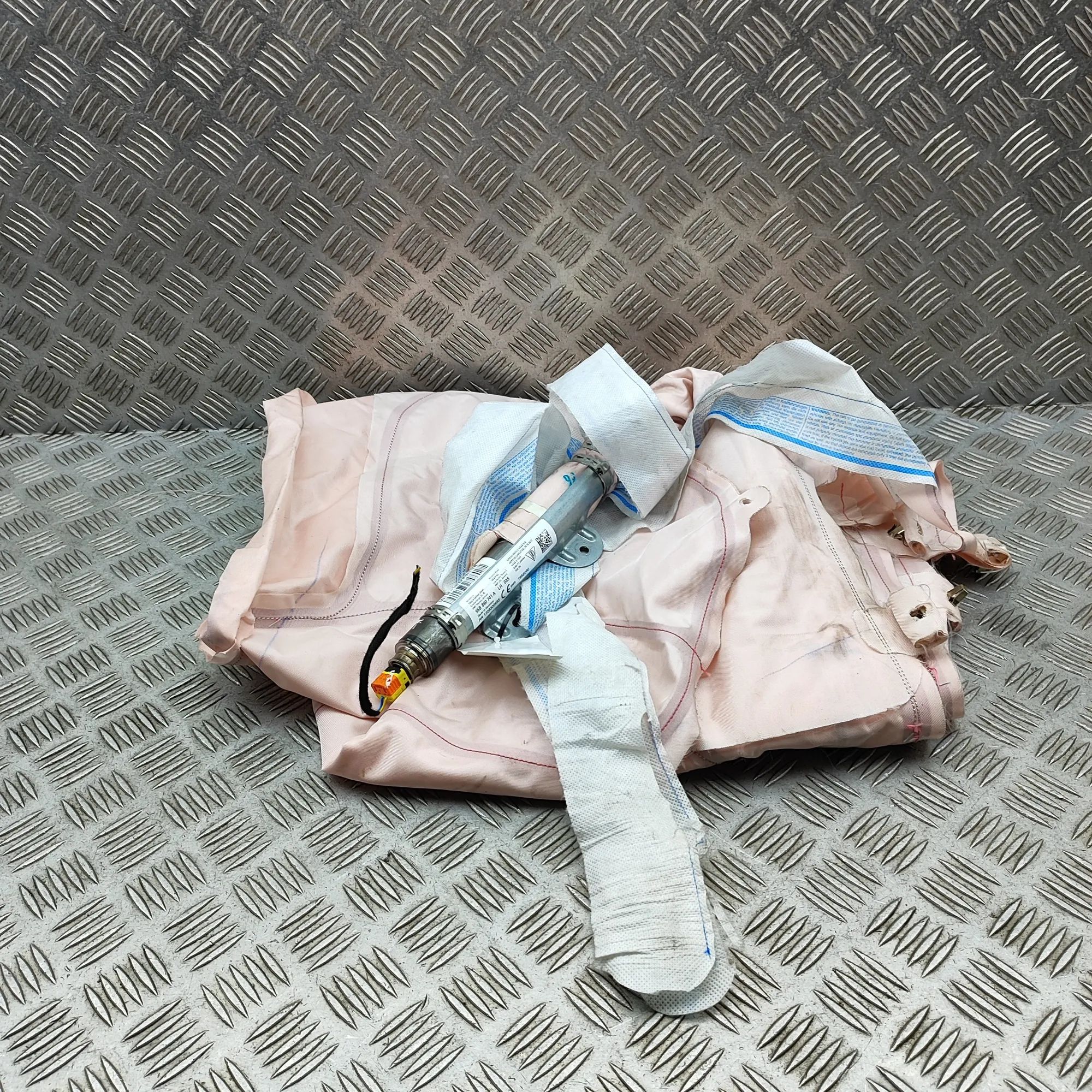 Porsche Macan Left Side Roof Safety Curtain SRS Left Side Roof Safety Curtain SRS — PORSCHE MAC...