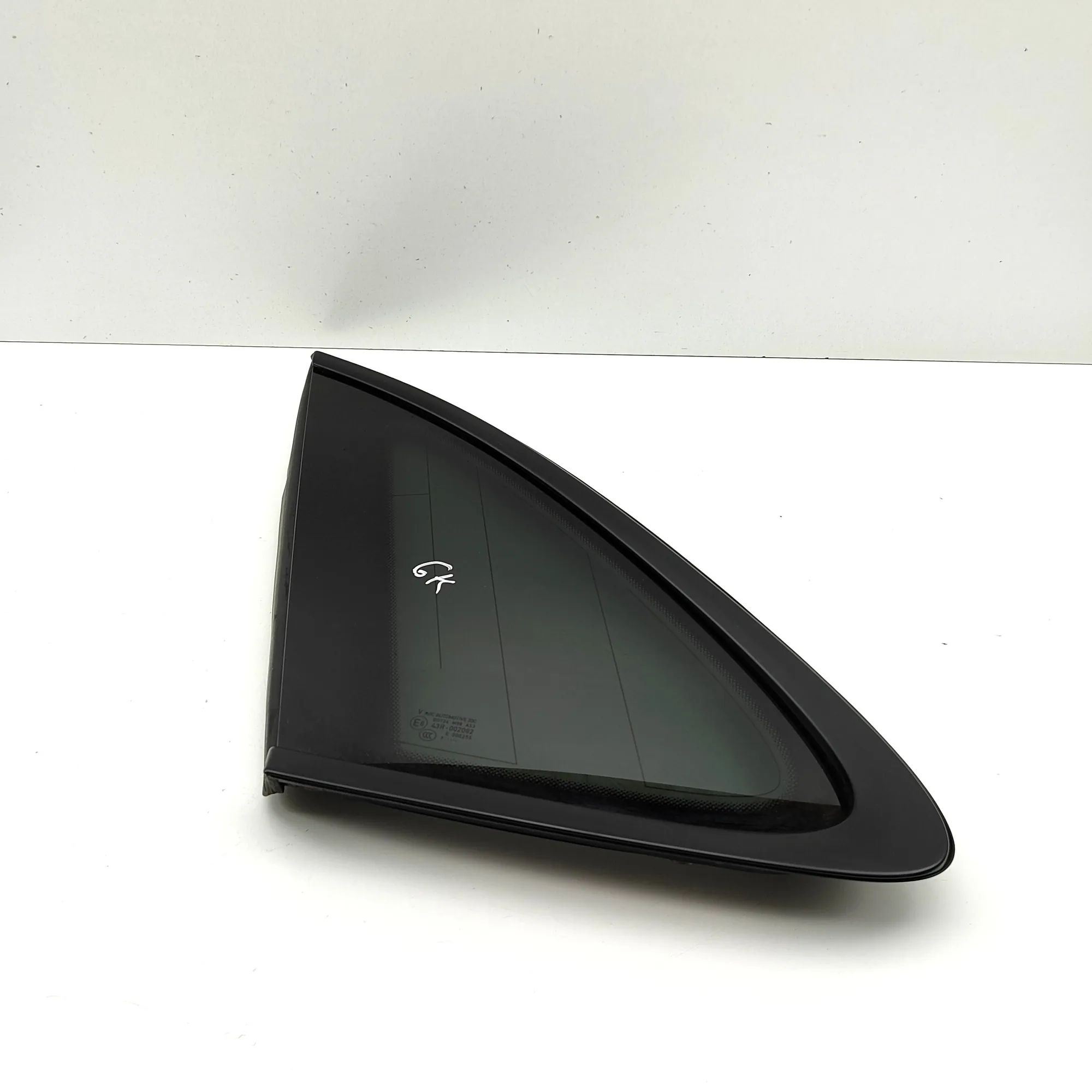 Porsche Macan Rear Left Quarter Window Rear Left Quarter Window — PORSCHE MACAN (95B) ...
