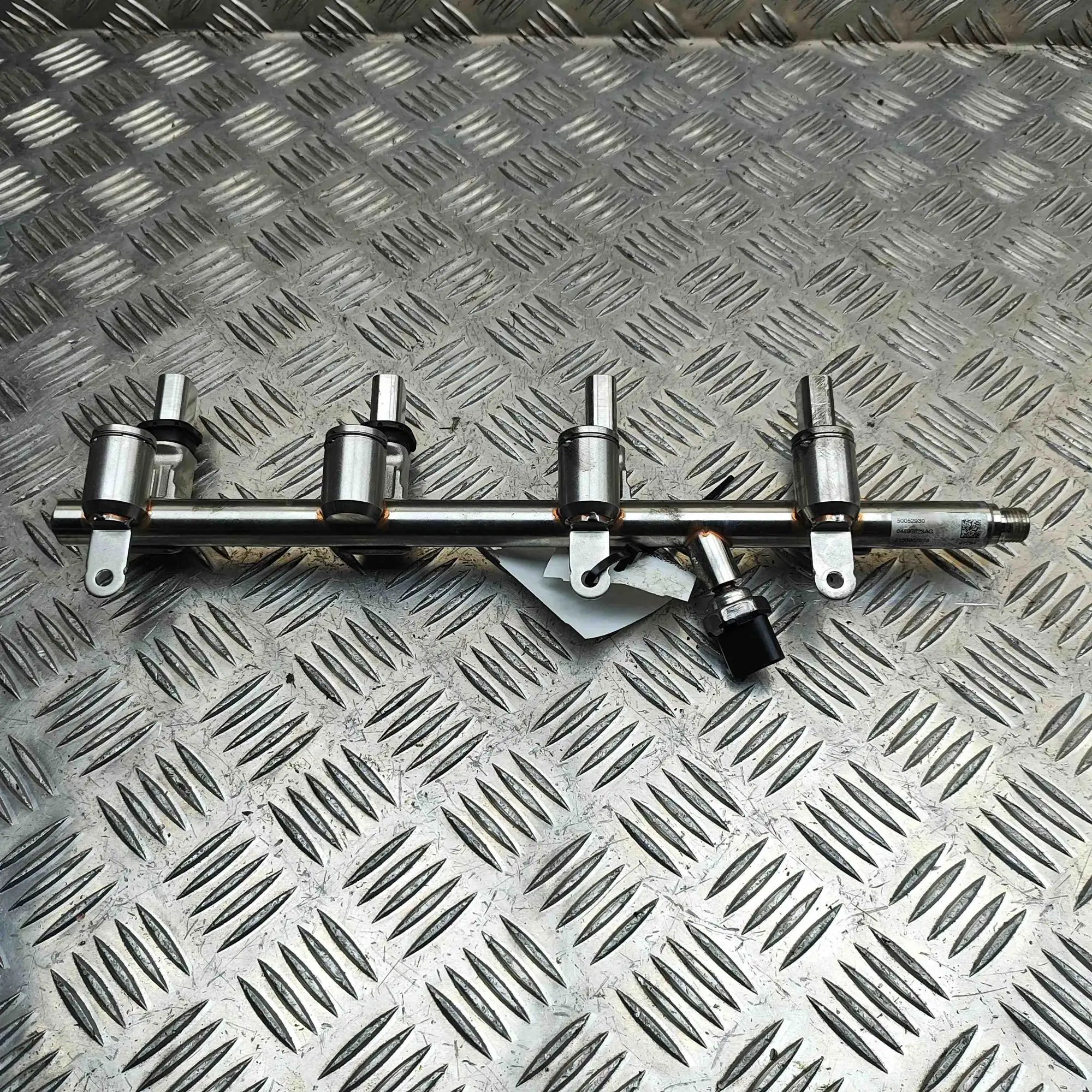 Alfa-Romeo Stelvio Fuel Rail Fuel rail — ALFA ROMEO STELVIO (949_) (2016-......