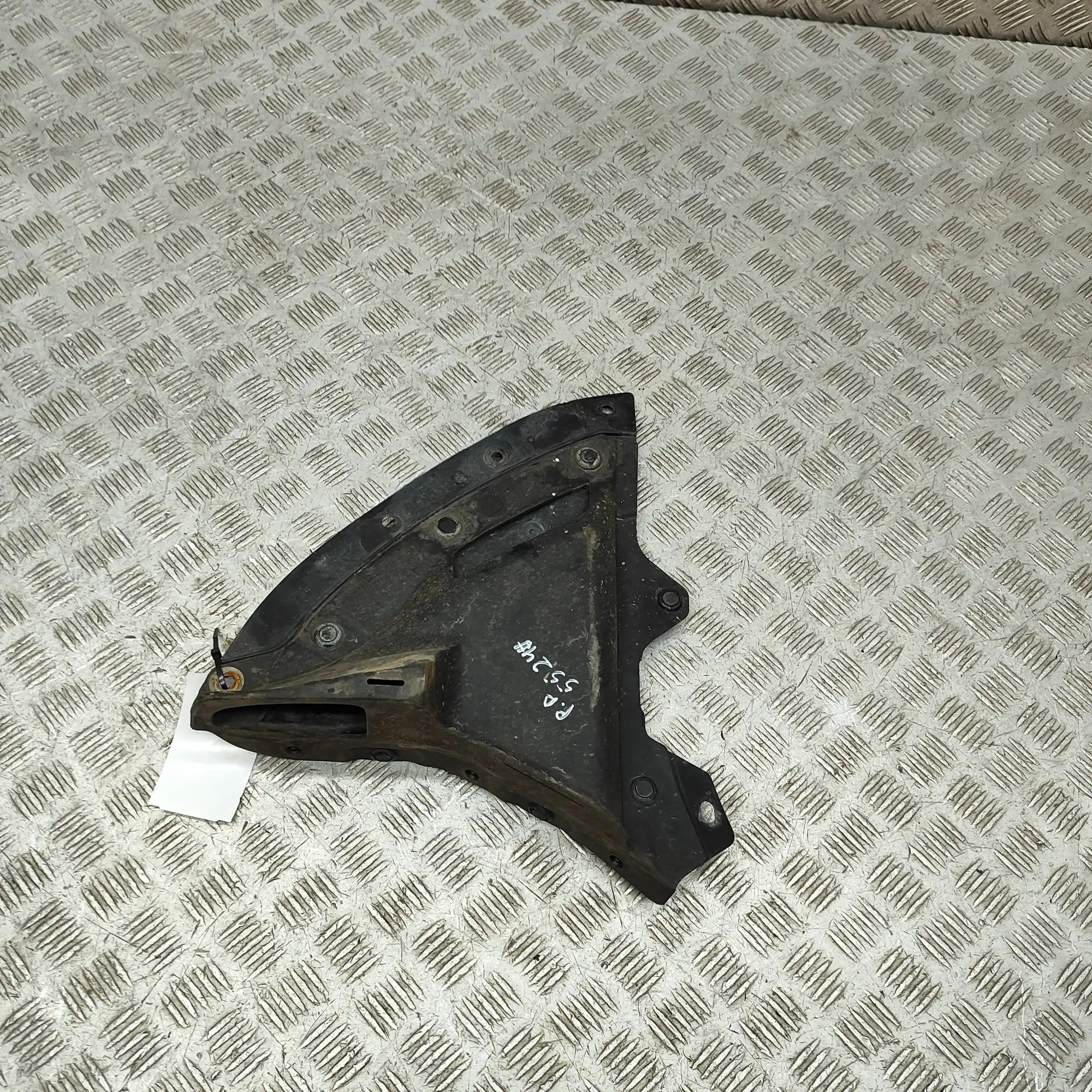 Mazda 3 (BP) Mudguard — front right Mudguard — front right — MAZDA CX-3 (0 DM) (201...