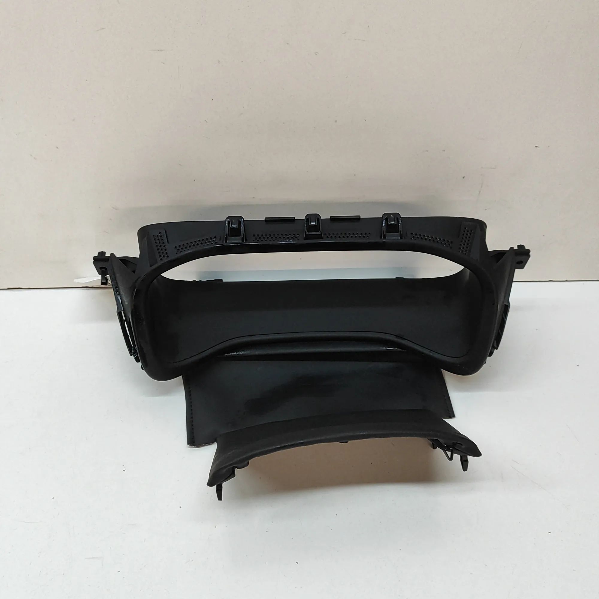 Jeep Avenger Instrument Cluster Trim Instrument Cluster Trim — JEEP AVENGER (J2) (20...