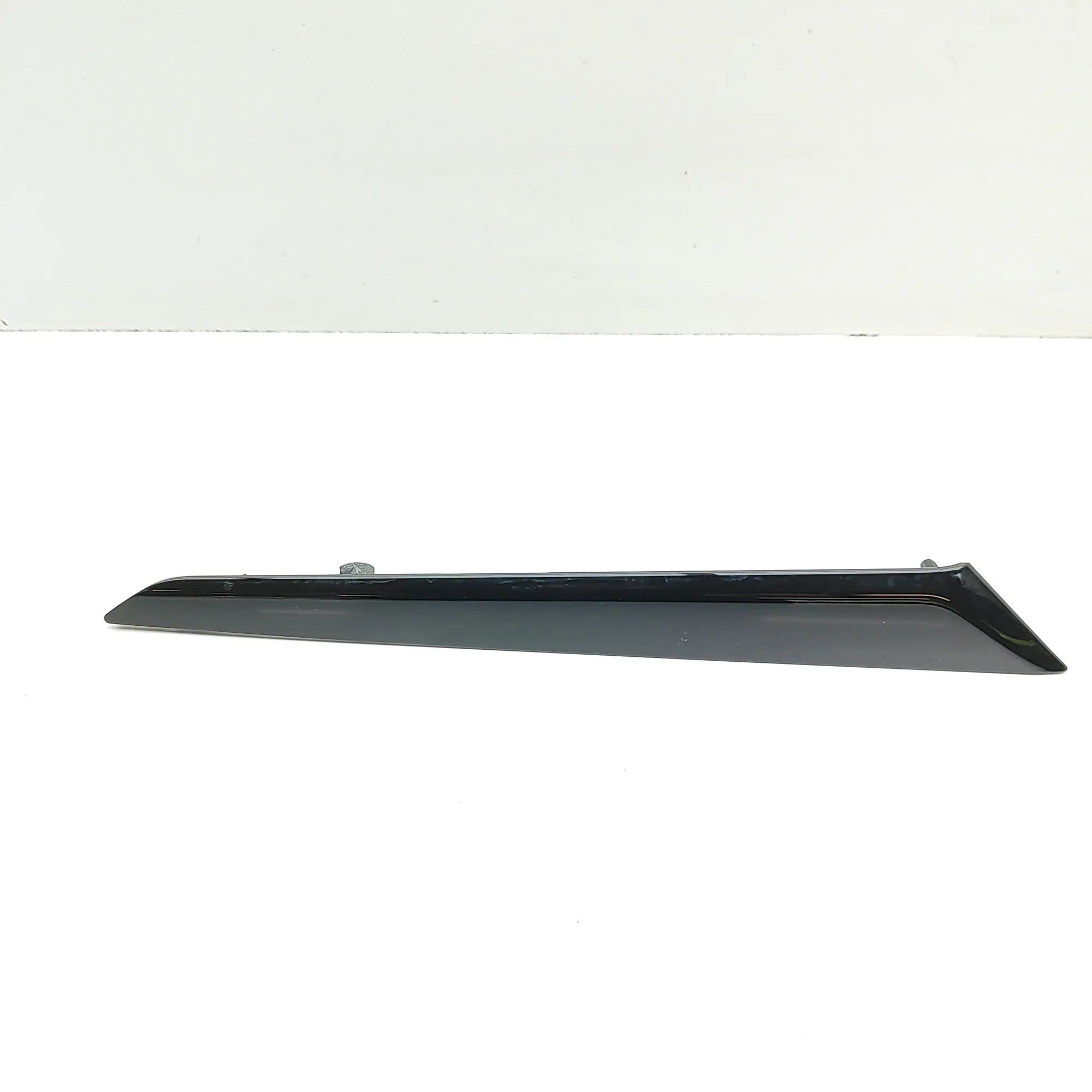 Maserati Levante Door panel trim — front right Door panel trim — front right — MASERATI LEVANT...
