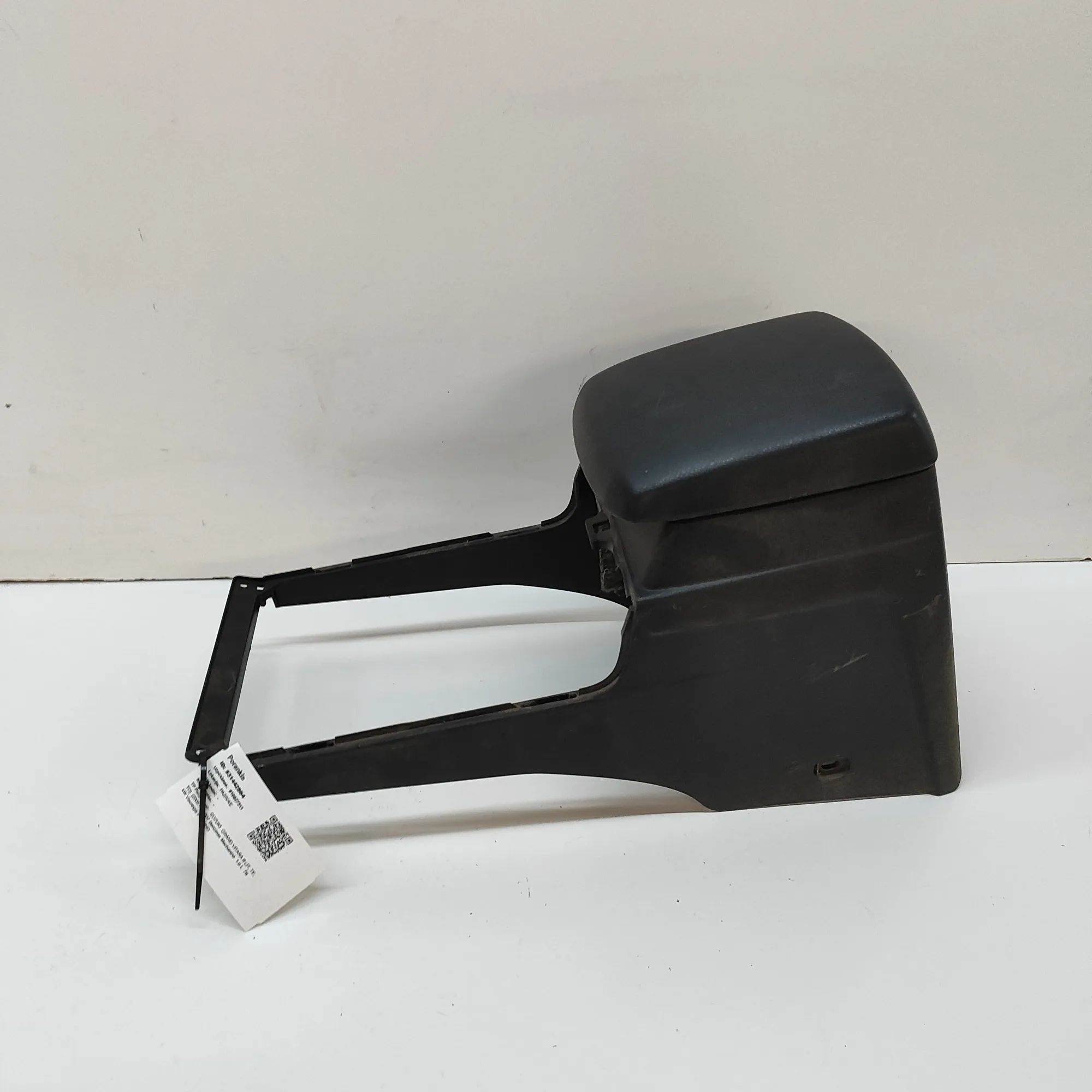 Suzuki Grand Vitara Armrest Armrest — SUZUKI GRAND (VITARA II JT, TE, TD) (...