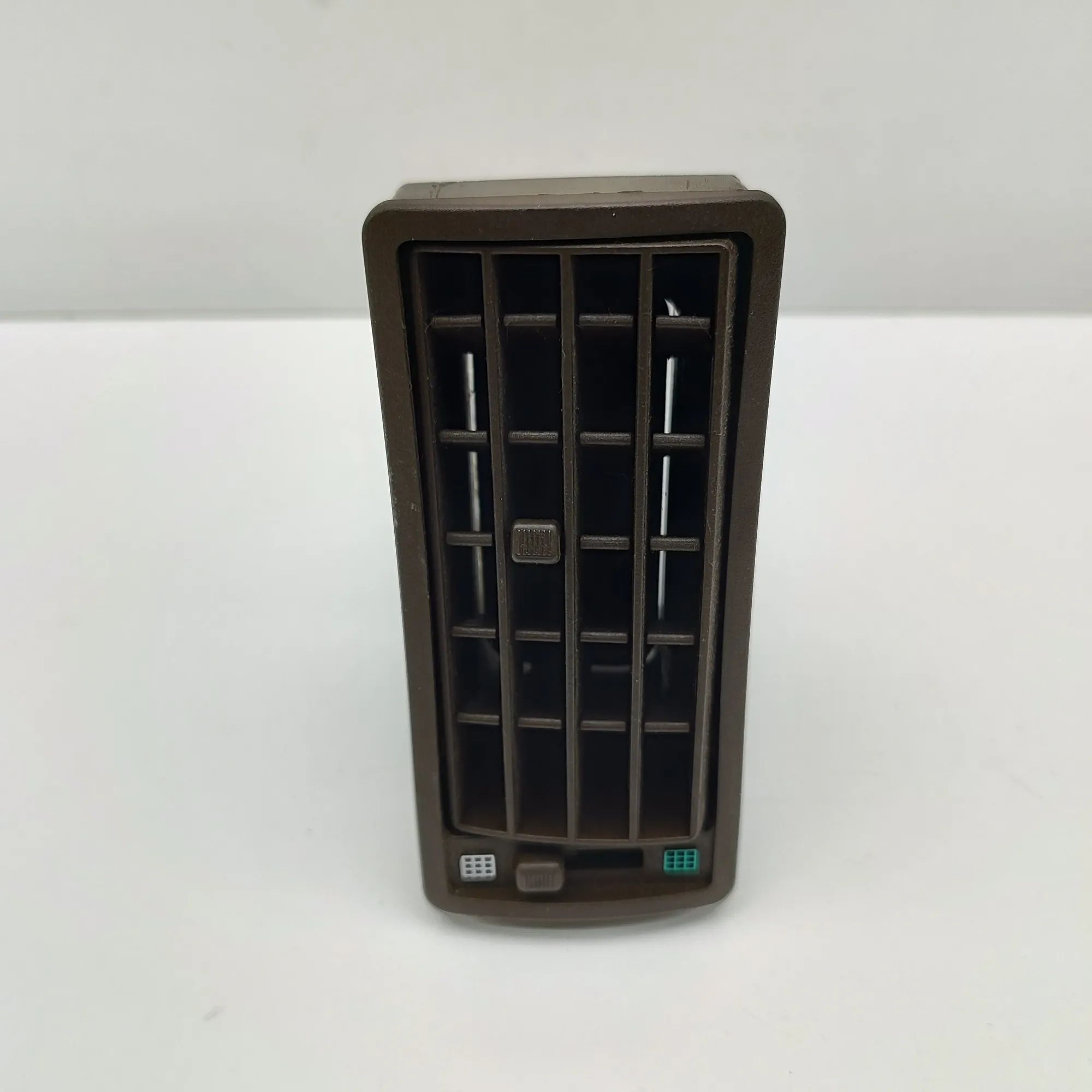 Maserati Biturbo (2, 4, Spyder, Karif) Dashboard Air Vents Dashboard Air Vents — MASERATI 425 (1987-1994) ...