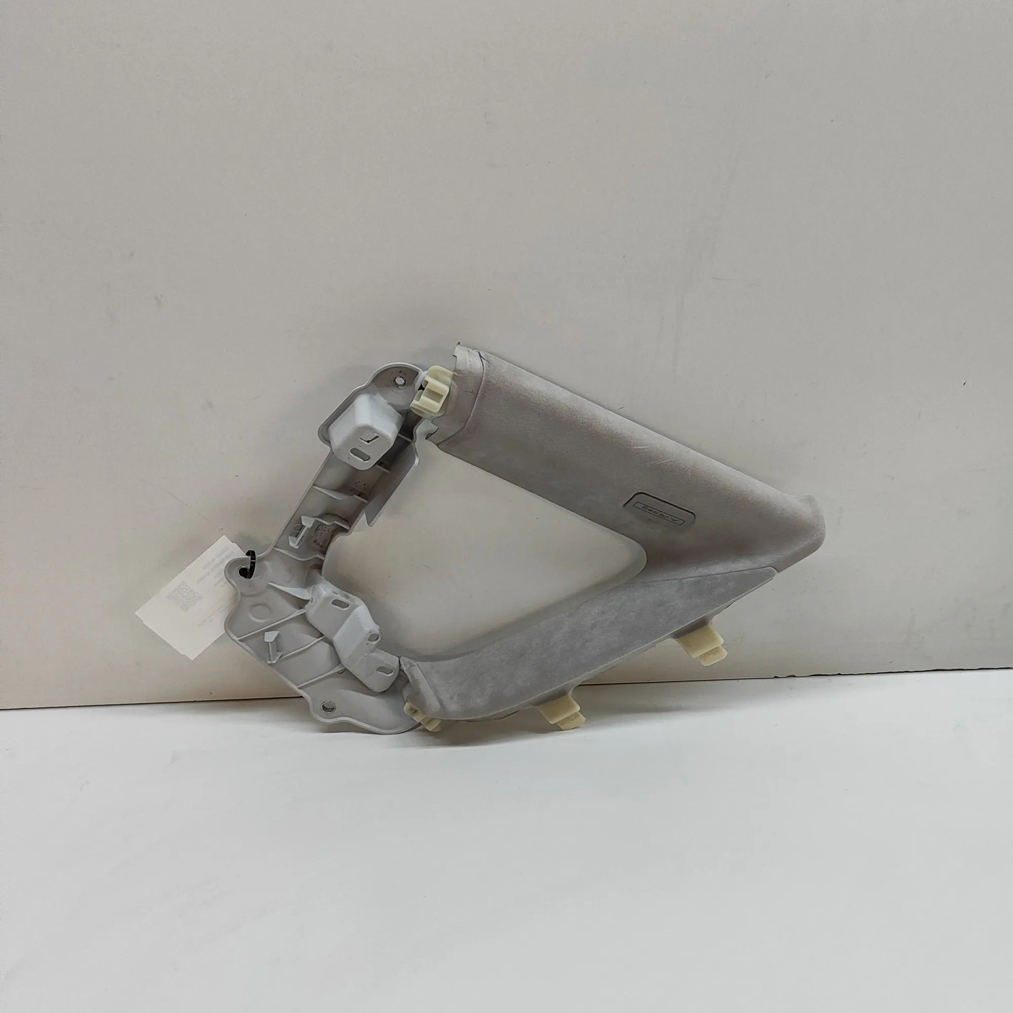 Maserati Levante Right Side Pillar Trim Right Side Pillar Trim — MASERATI LEVANTE (SUV ...
