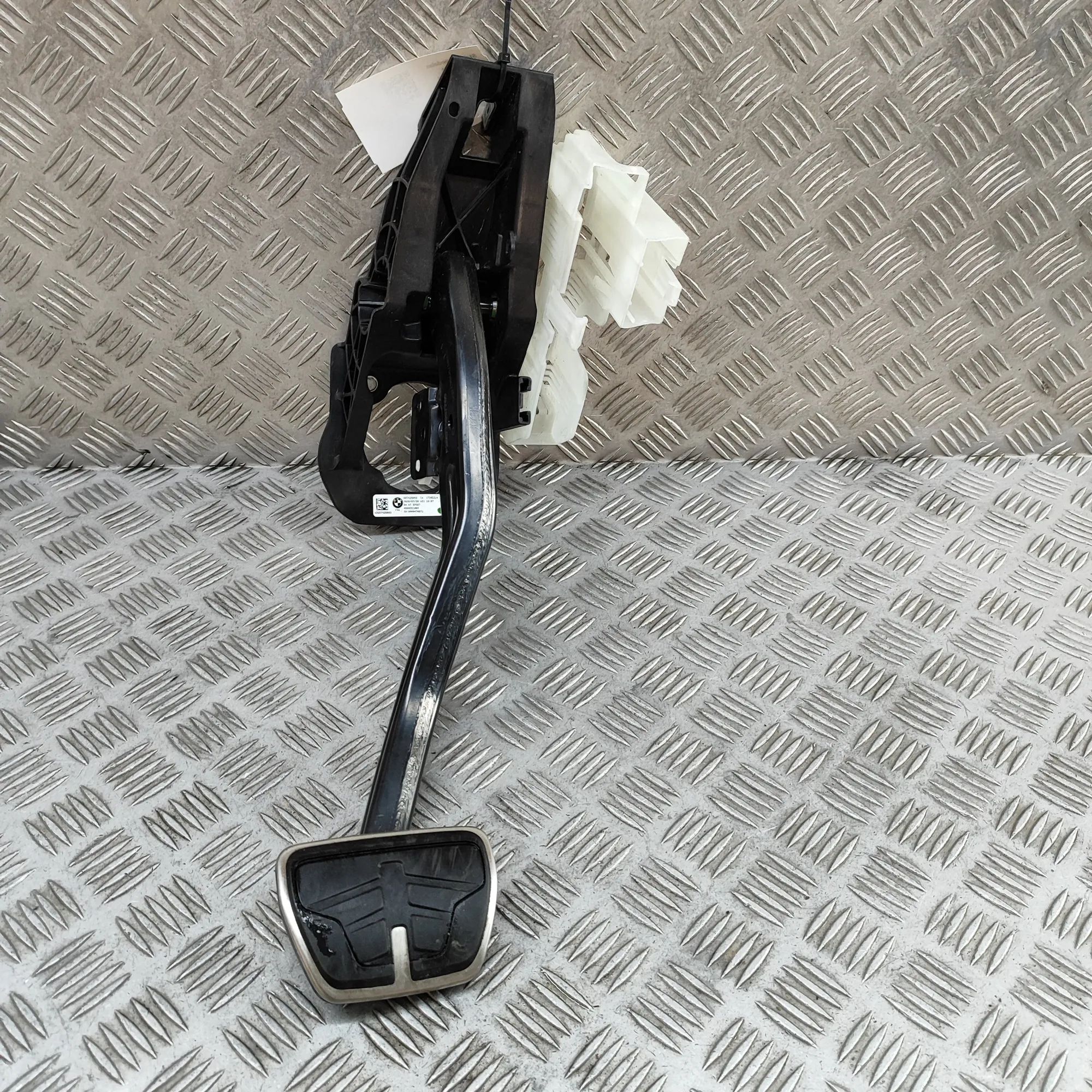BMW X5 (G05) Педаль тормоза Brake Pedal — BMW X5 (G05) (2018-...) — 6874280...