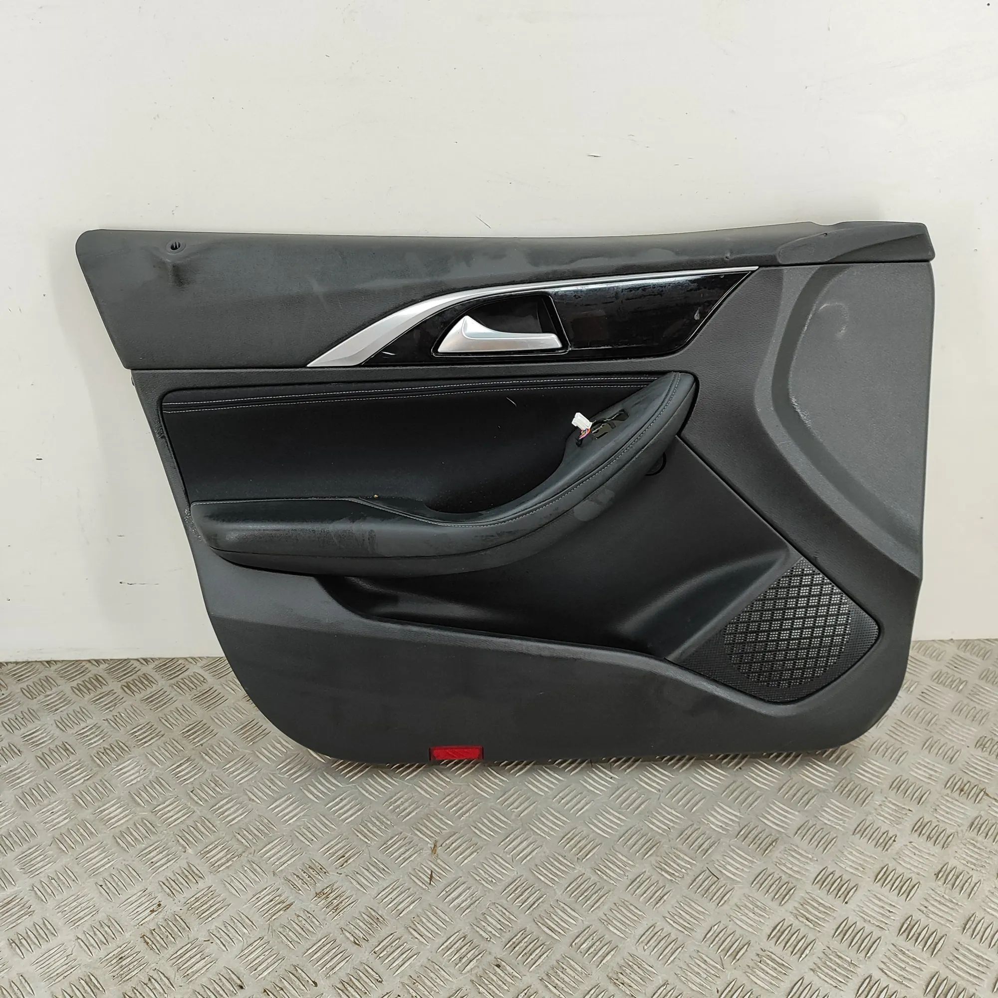 Infiniti Q30 Front Left Door Panel Front Left Door Panel — INFINITI Q30 (2015-...)...