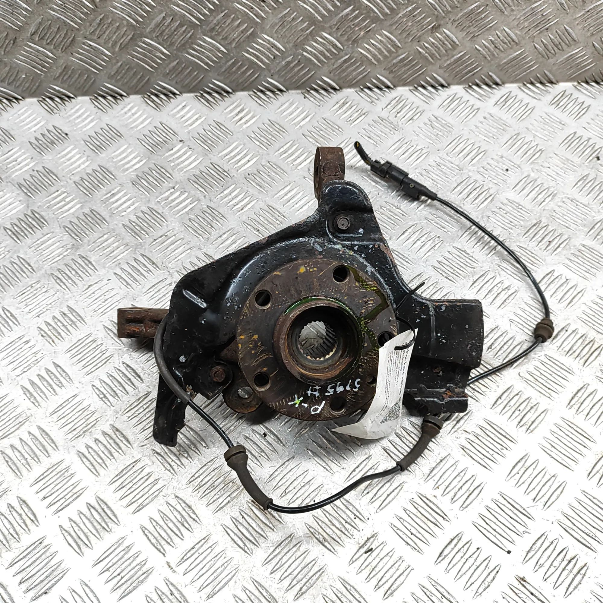 Fiat Doblo (263) Front Left Wheel Hub Front Left Wheel Hub — FIAT DOBLO (MPV 263_) (2...