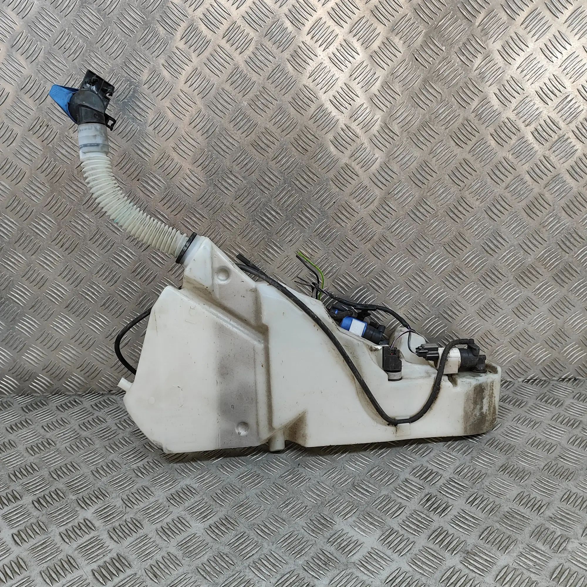 Jaguar XE Window Washer Tank Window Washer Tank — JAGUAR XE (X760) (2015-......