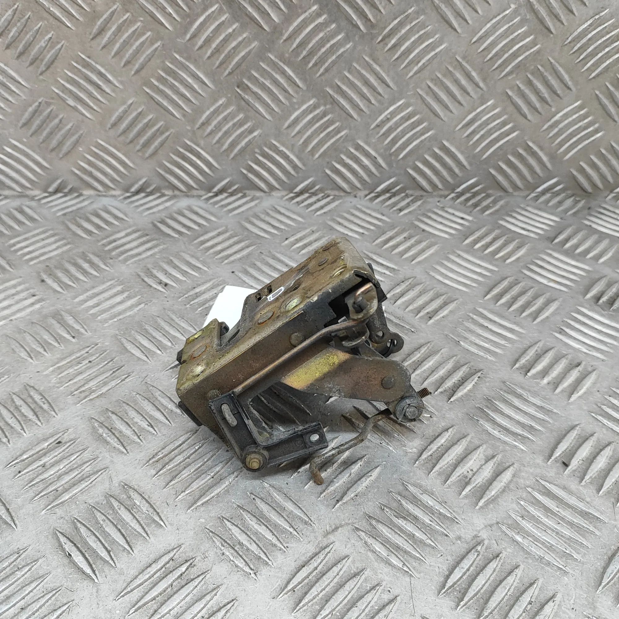 Land Rover Defender Door lock — front right