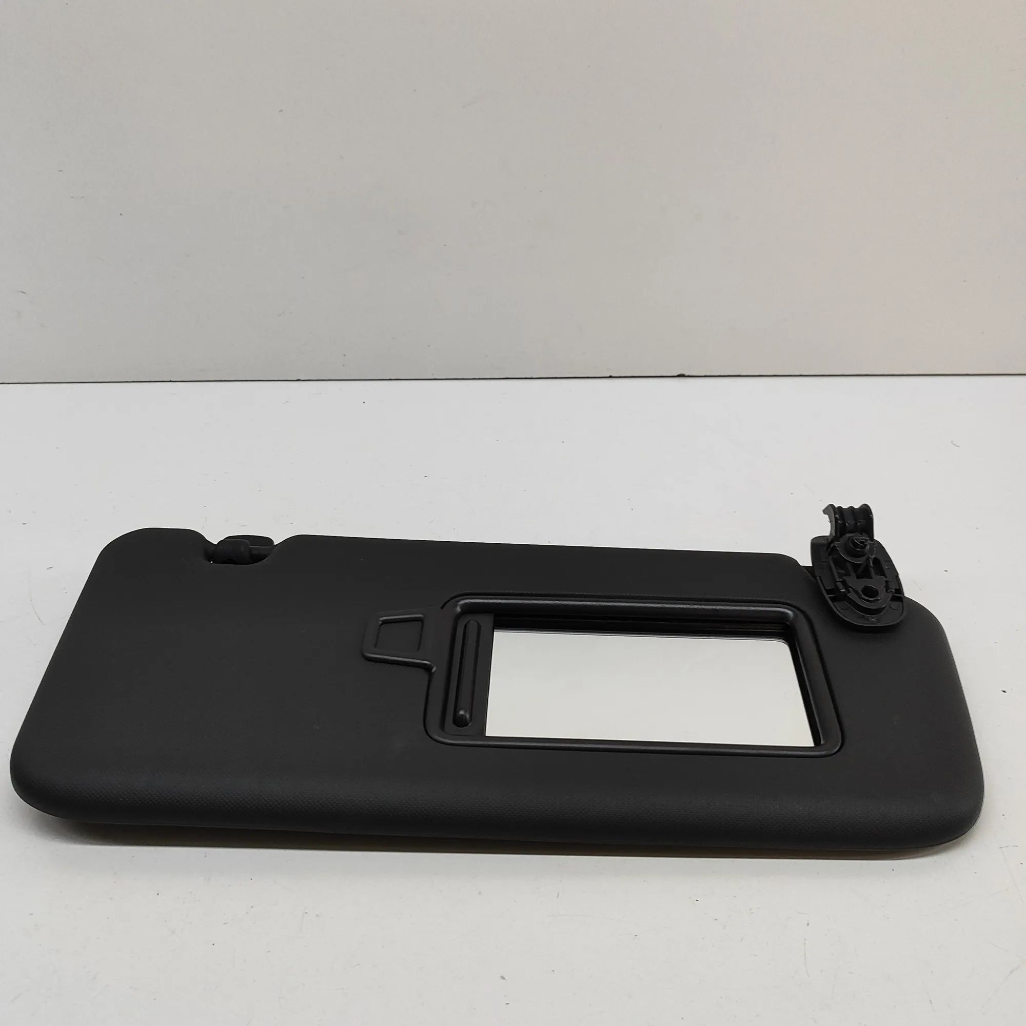 Hyundai Kona Sun visor — right Sun visor — right — HYUNDAI KONA (2017-...) — 8...