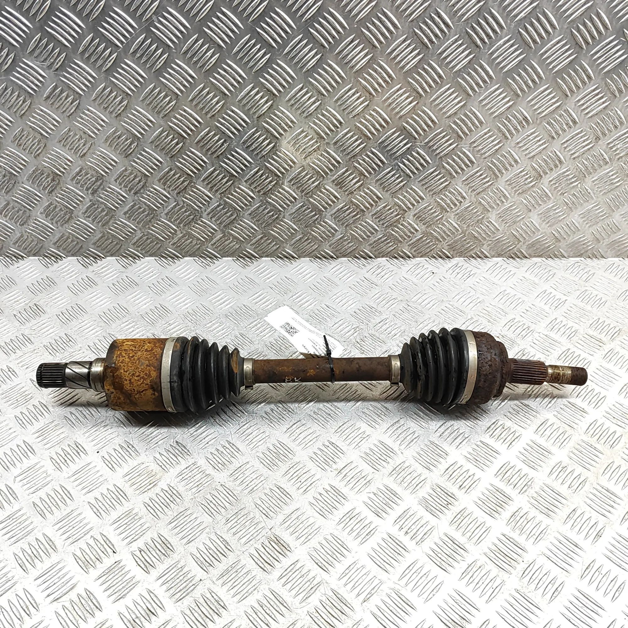Jeep Grand Cherokee (WK) Front Left Driveshaft Front Left Driveshaft — JEEP GRAND CHEROKEE (II...