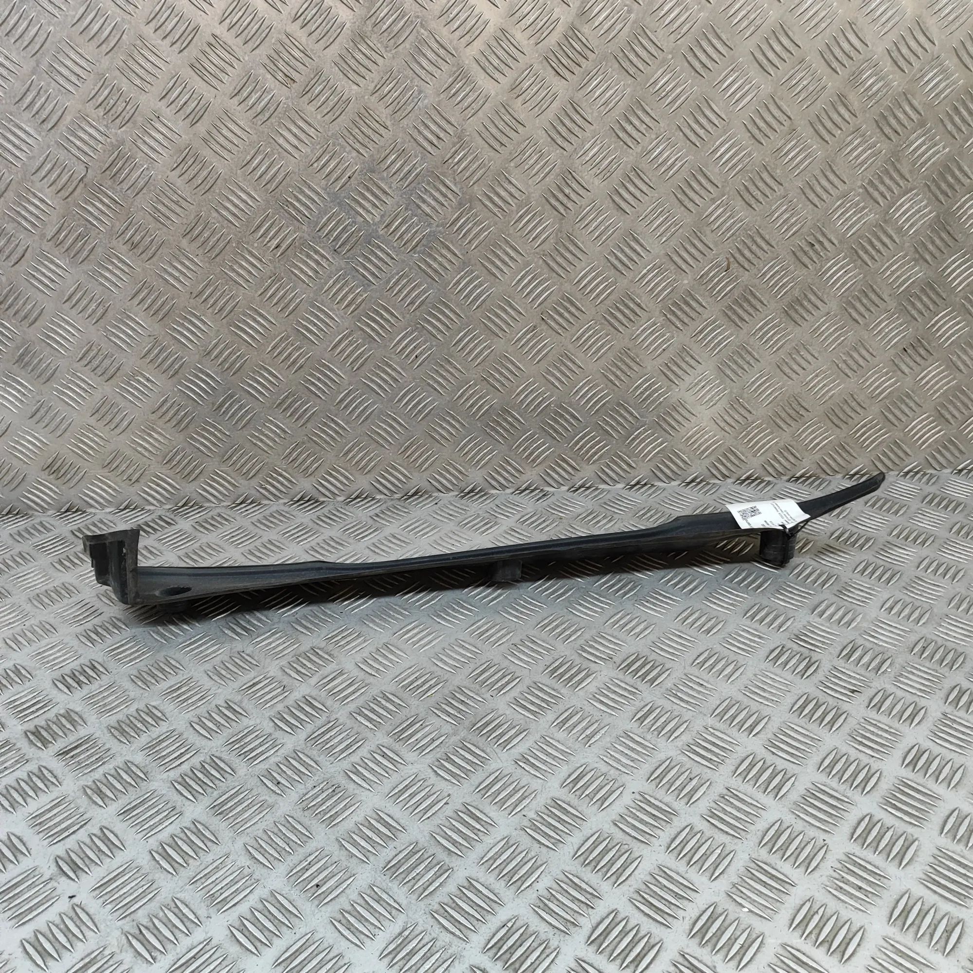 Porsche Panamera Plastic fender panel — front left Plastic fender panel — front left — PORSCHE PAN...
