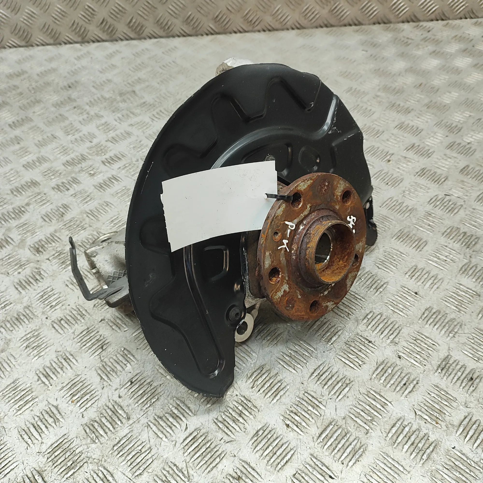 Audi Q3 (F3) Front Left Wheel Hub Front Left Wheel Hub — AUDI Q3 (F3) (2018-...) ...