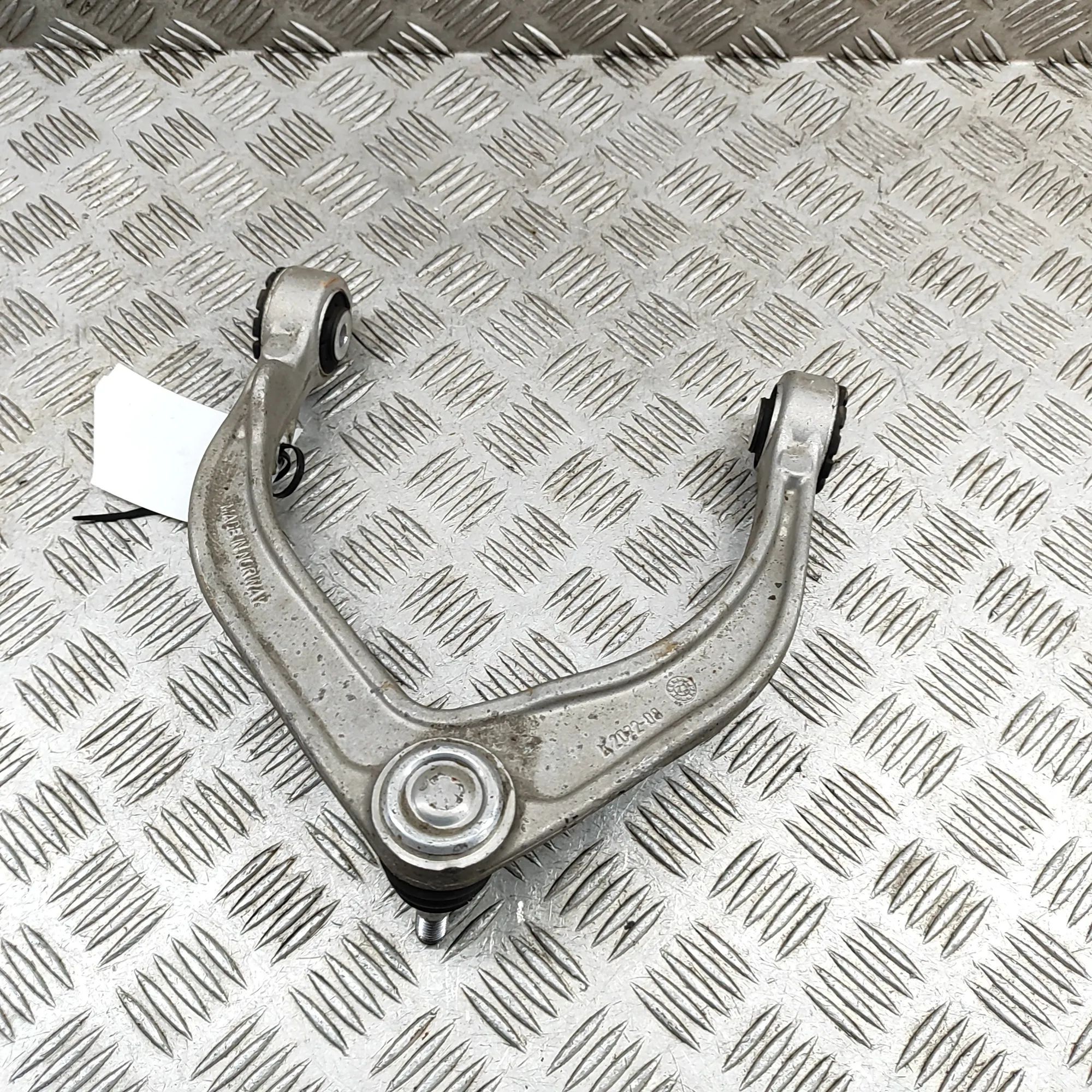 Volvo XC60 Front Right Upper Control Arm Front Right Upper Control Arm — VOLVO XC60 (II ...