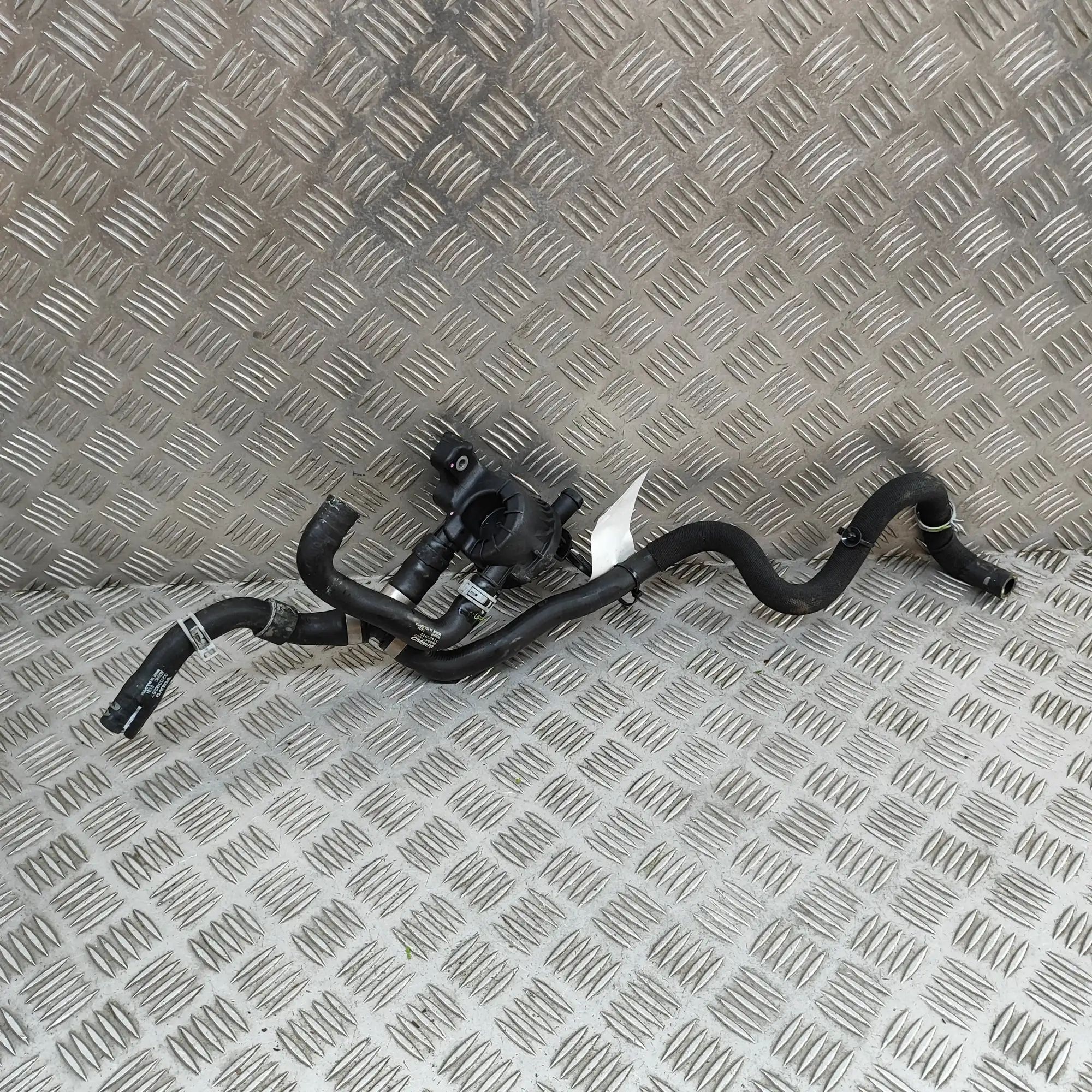 Volvo XC90 Coolant hose Coolant hose — VOLVO XC90 (II) (2014-...) — 323...
