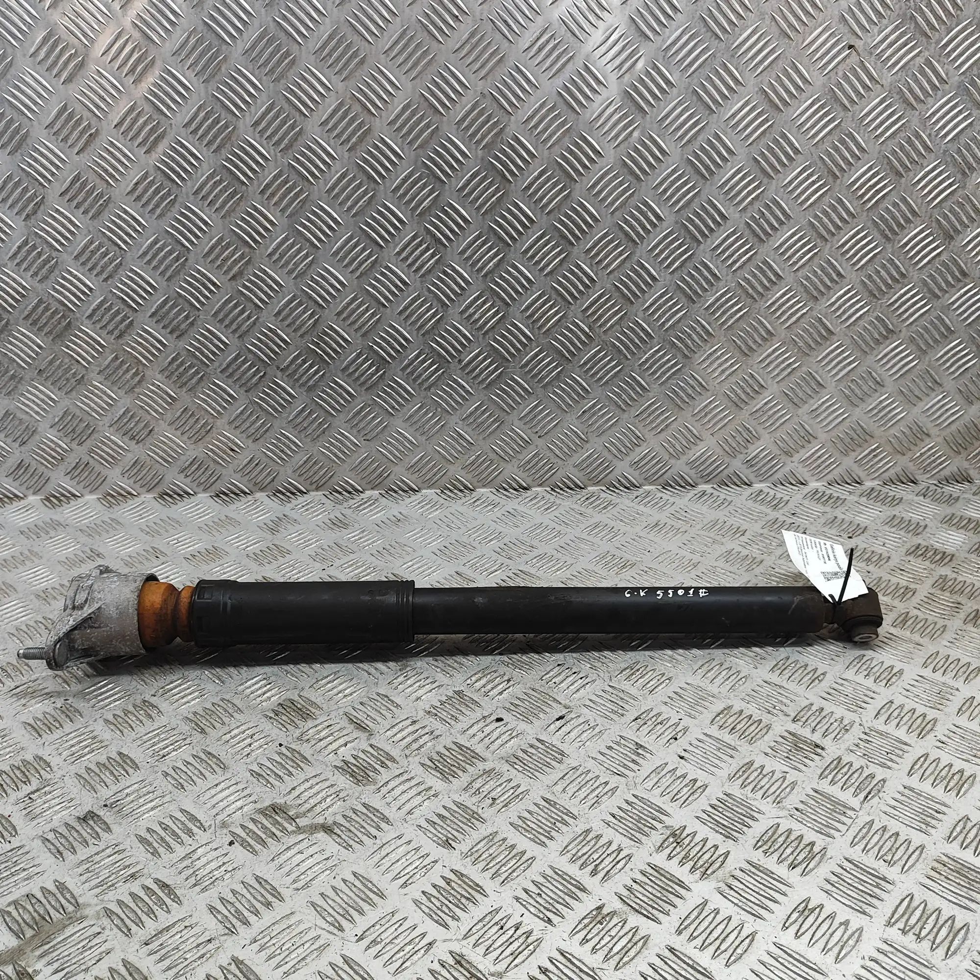 Infiniti Q30 Shock absorber — rear left Shock absorber — rear left — INFINITI Q30 (2015...