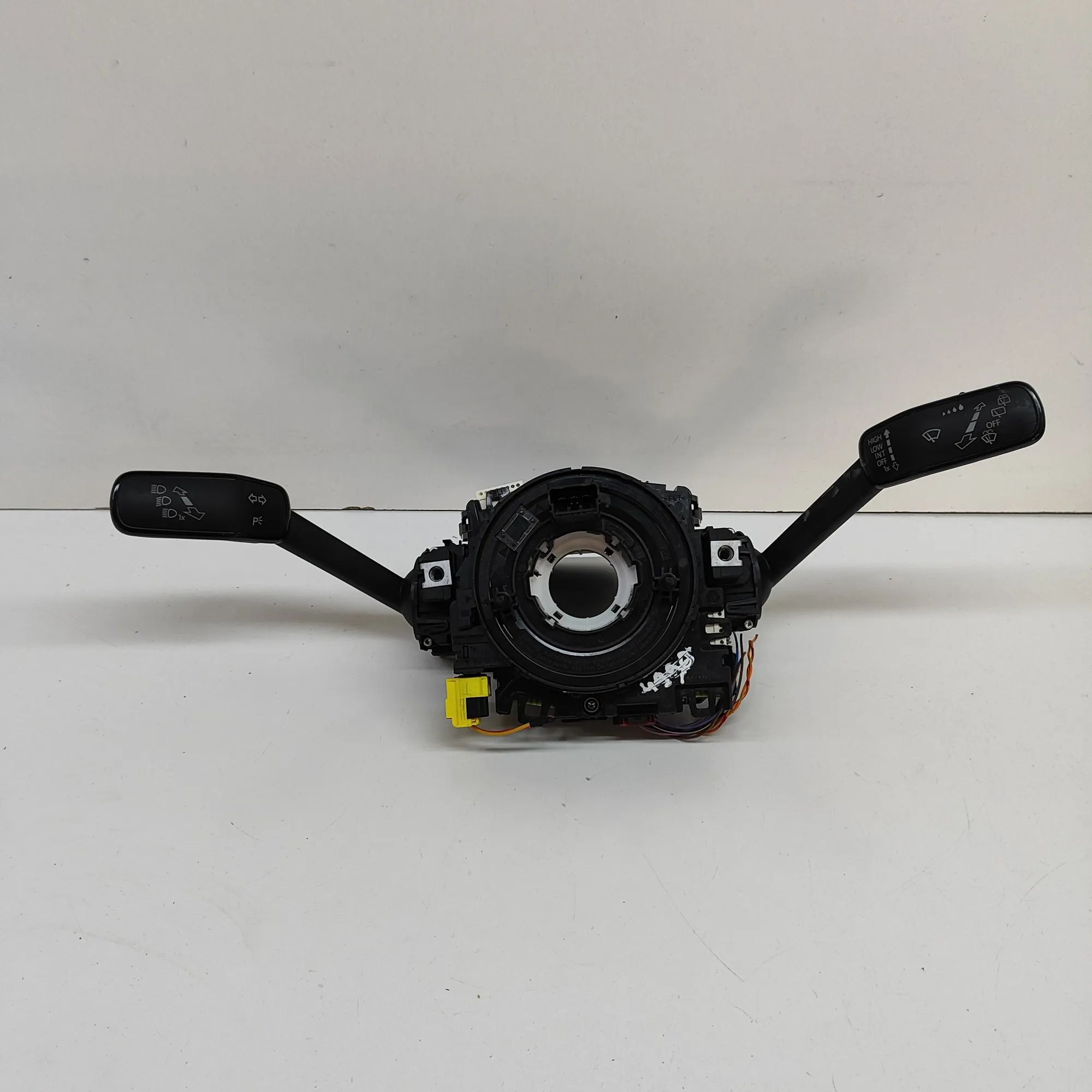 Volkswagen Golf 7 Indicator Wiper Stalk Switch Indicator Wiper Stalk Switch — VW GOLF (VII 5G1...
