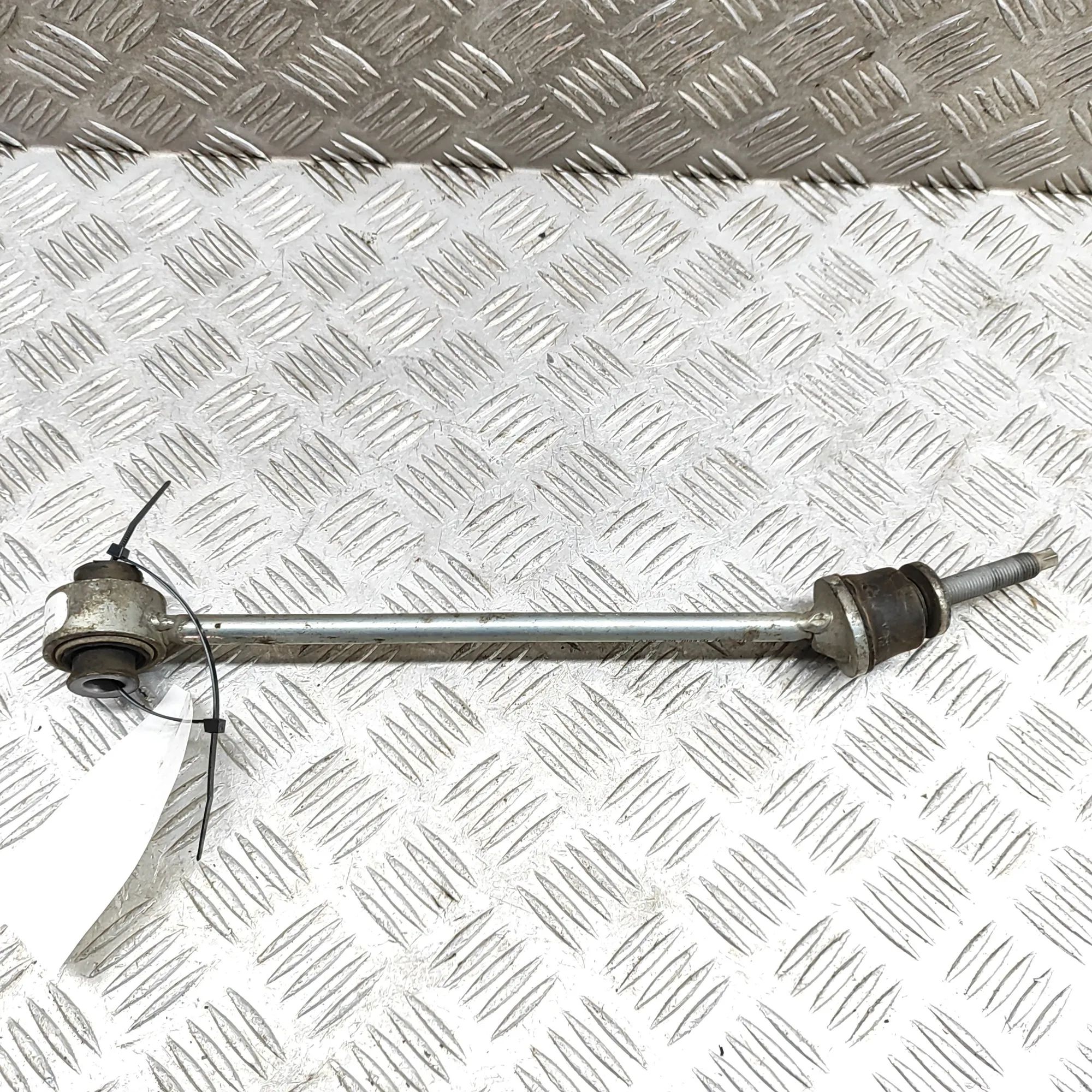 Mercedes-Benz GL / GLS (X166) Front Left Stabilizer Link Front Left Stabilizer Link — MERCEDES BENZ GLS ...