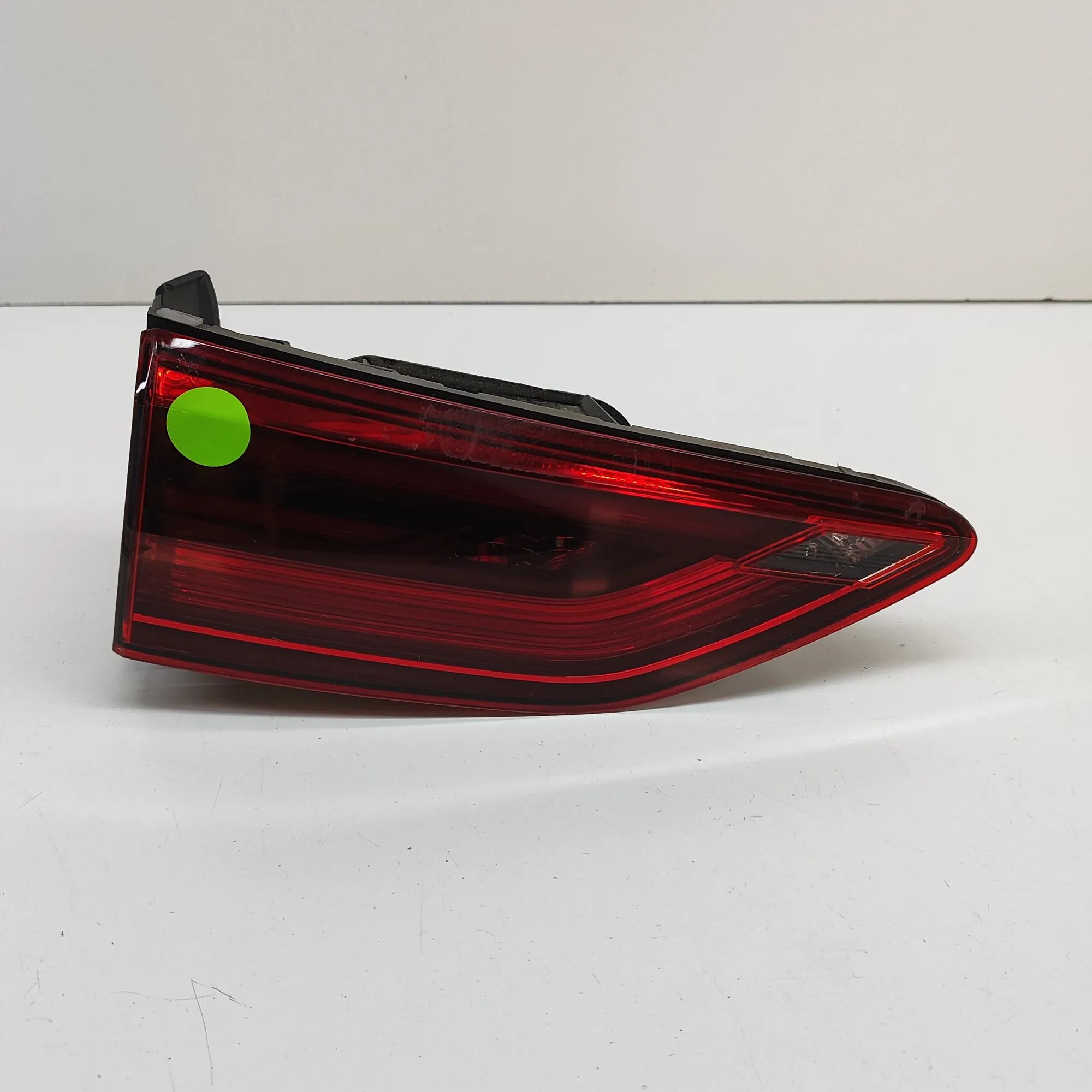 Volkswagen Golf 8 Left Side Tailgate Tail Light Left Side Tailgate Tail Light — VW GOLF (VIII C...