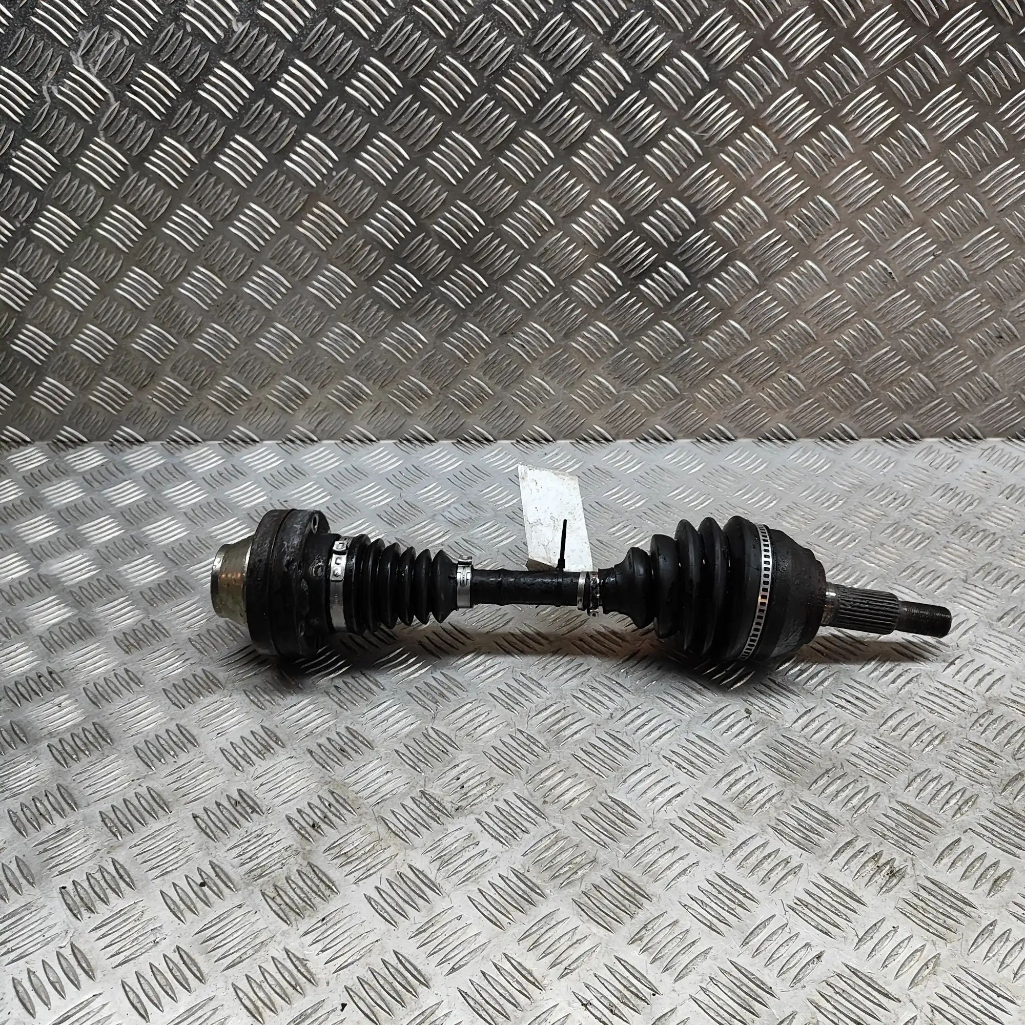 Audi Q7 (4L) Front Left Driveshaft Front Left Driveshaft — AUDI Q7 (4L) (2006-2015...