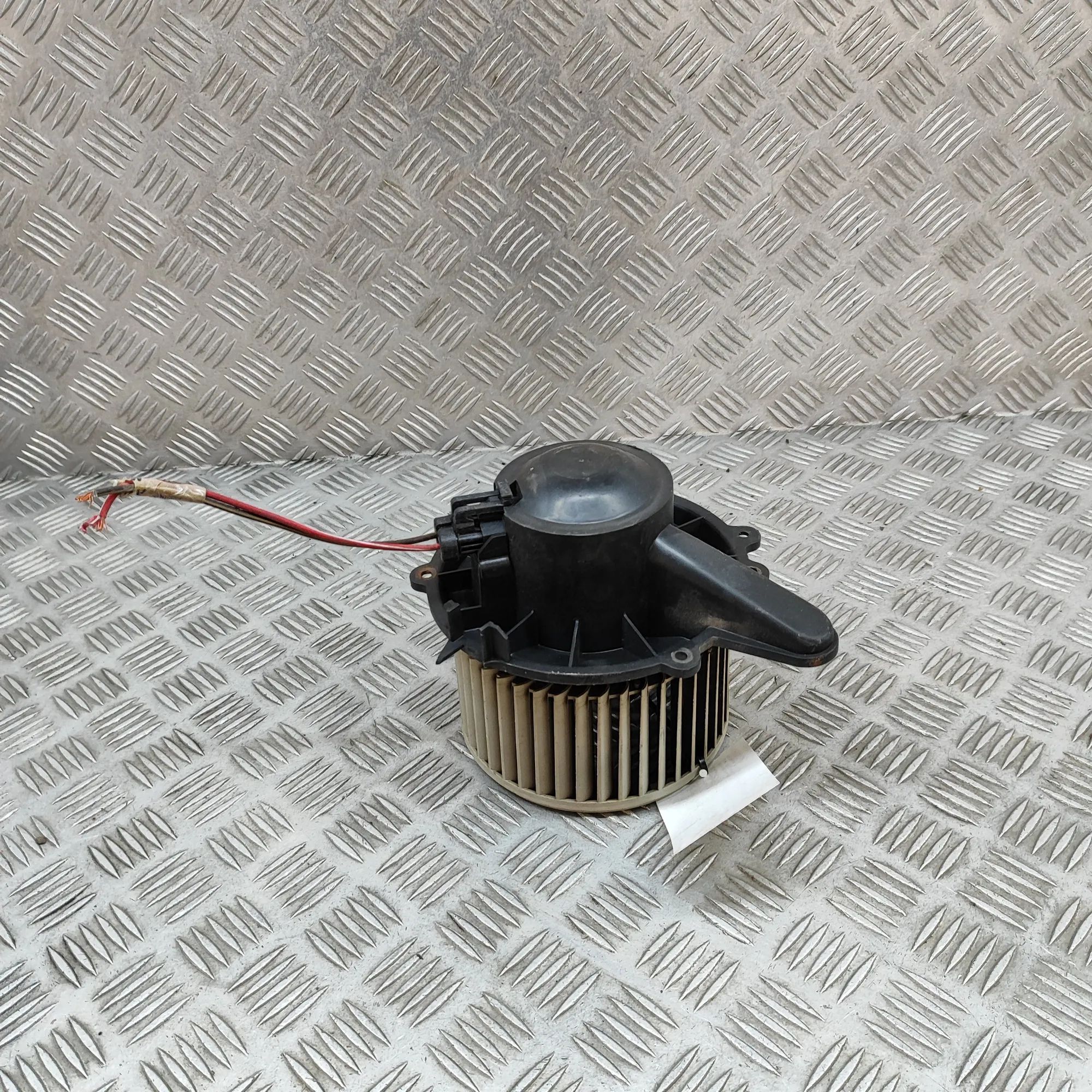 Heater Blower Fan Brand/Model: FORD USA F-150
Year: 2004
Engine: ...
