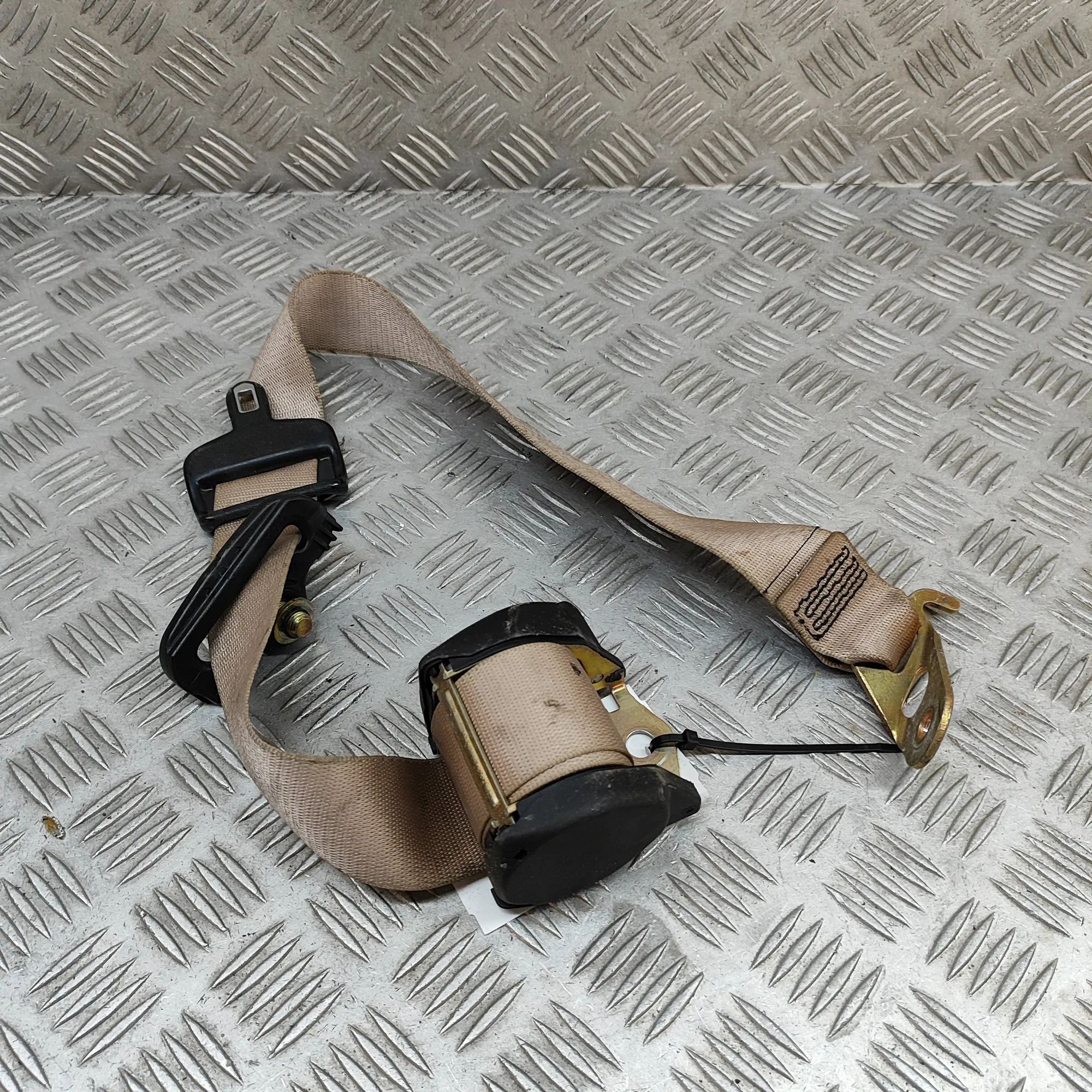 Mercedes-Benz SEC / S Coupe / CL (C140) Rear Left Seatbelt Rear Left Seatbelt — MERCEDES BENZ S-CLASS (Cou...