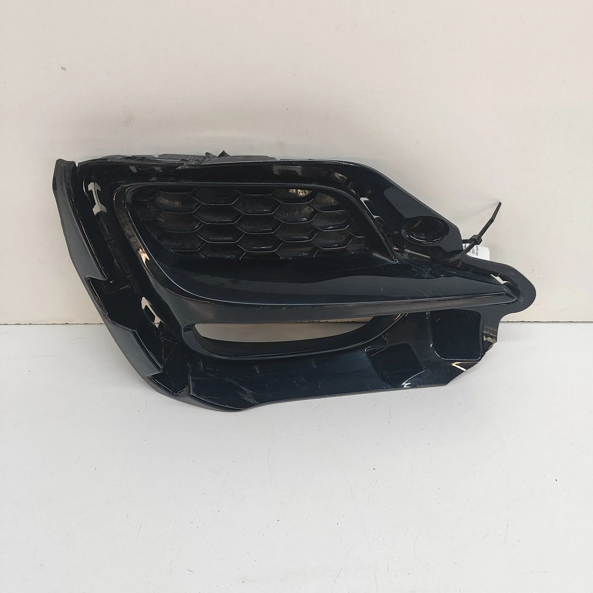 MG ZS Front Right Grill Front Right Grill — MG ZS (SUV) (2017-...) — 10...