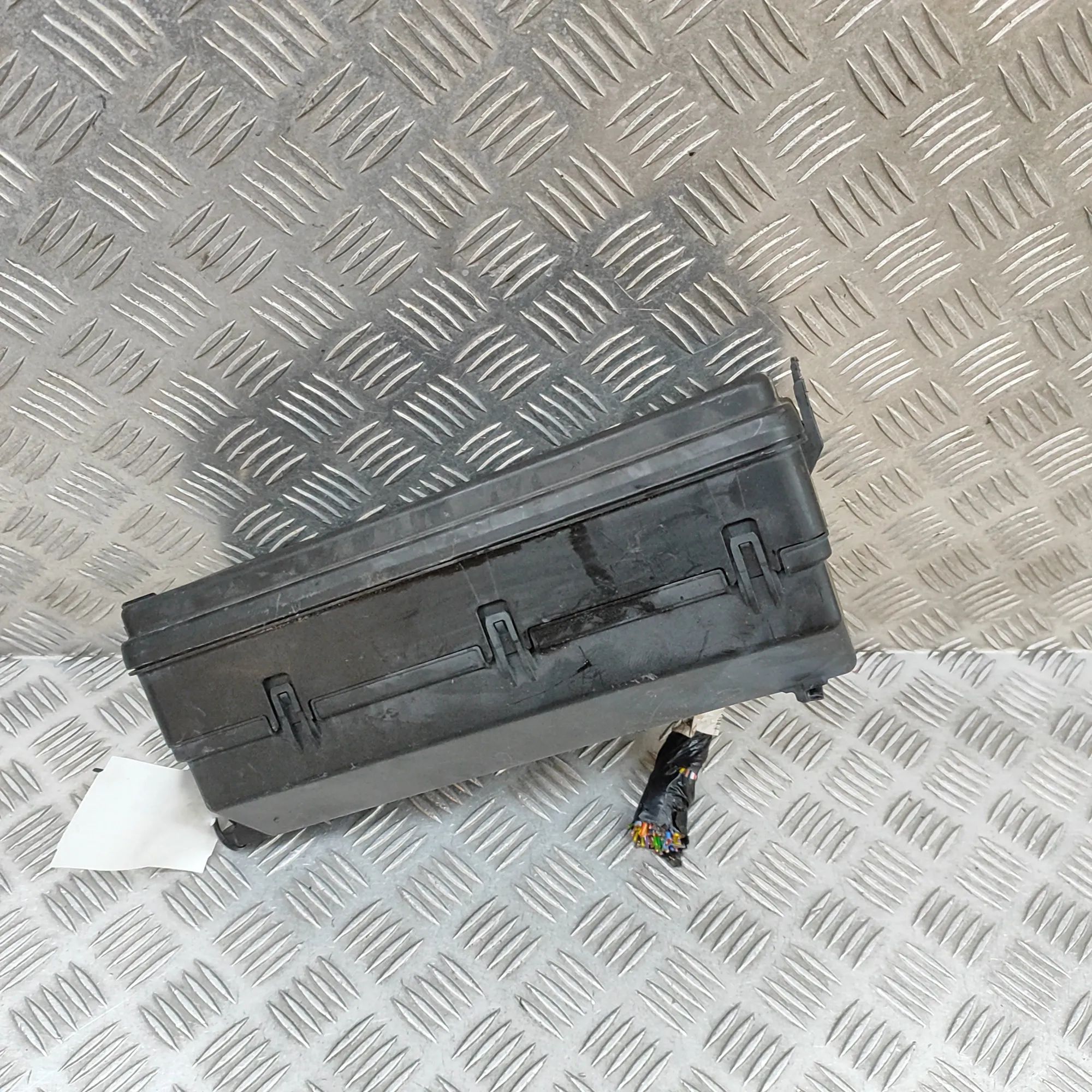 Land Rover Range Rover Sport (L494) Fuse box Fuse box — LAND ROVER RANGE ROVER SPORT (II L49...