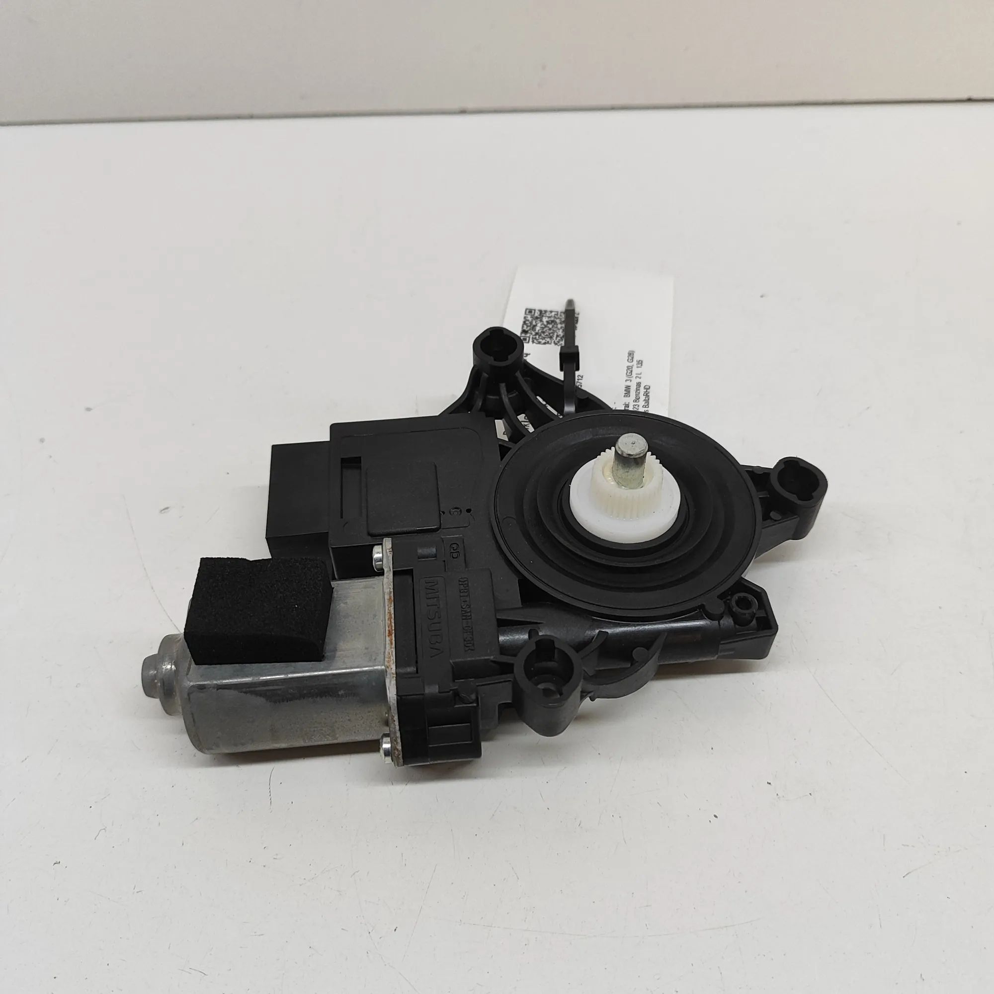 BMW 3 (G20 / G21) Door window regulator motor — front left Door window regulator motor — front left — BMW ...