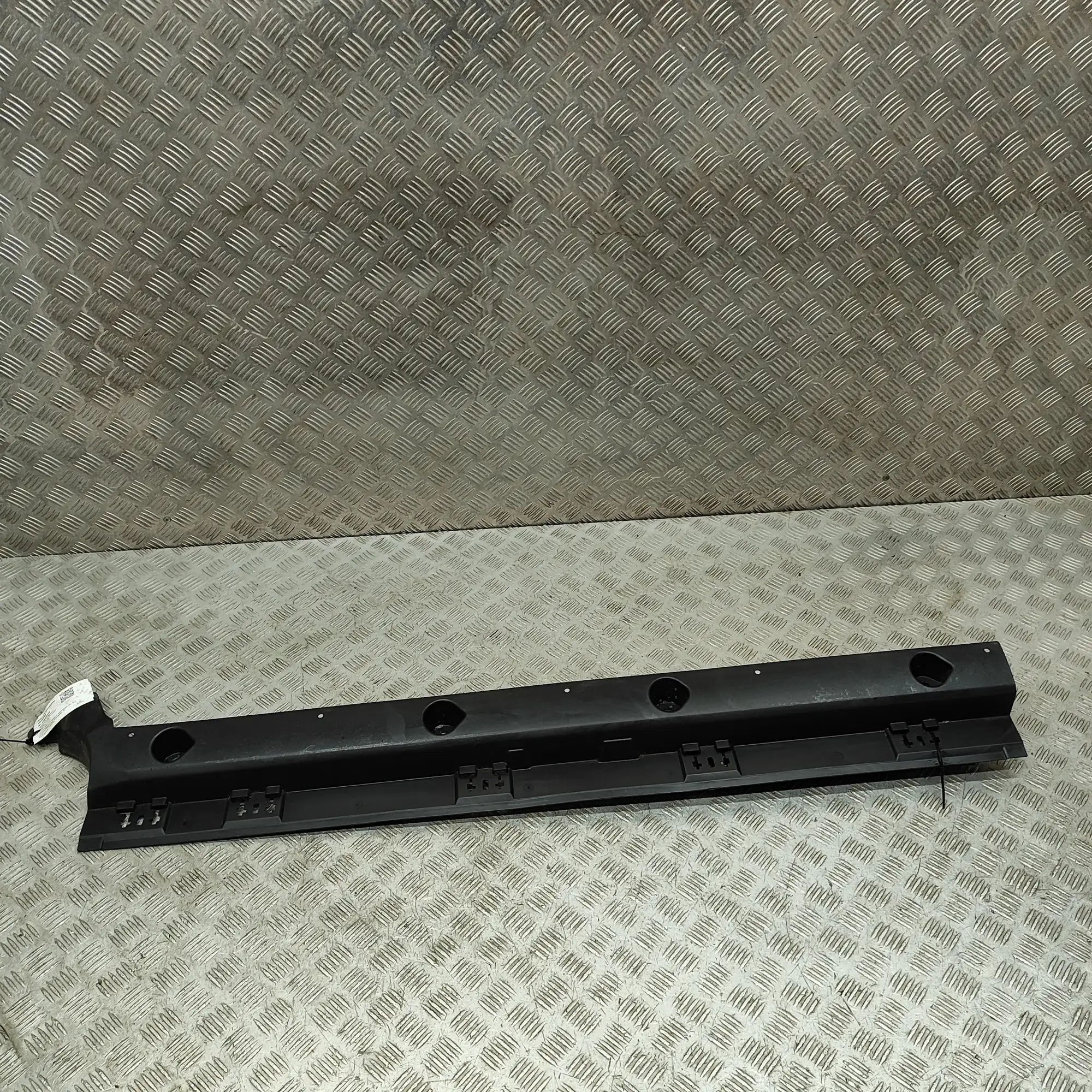 Peugeot 5008 Right Side Plastic Sideskirt Cover Right Side Plastic Sideskirt Cover — PEUGEOT 50...