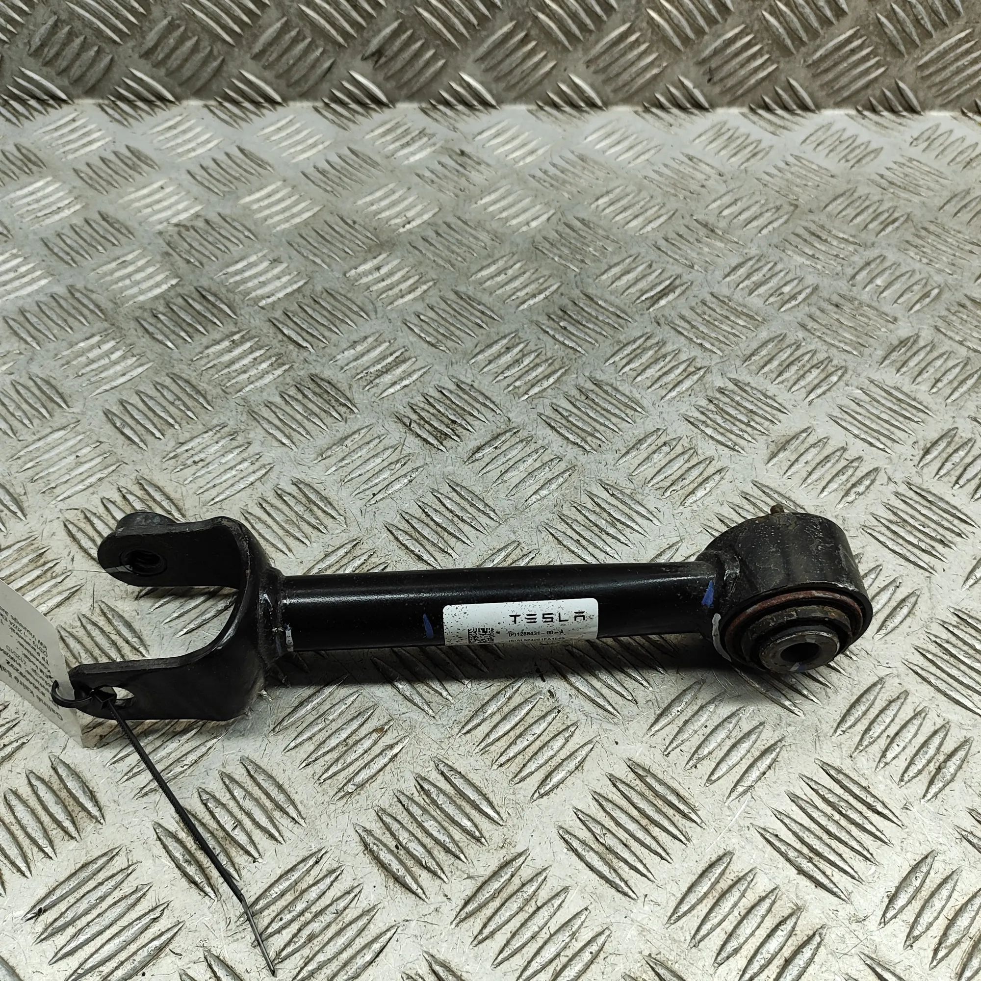 Tesla Model Y Control arm — rear left Control arm — rear left — TESLA MODEL Y (2019-....