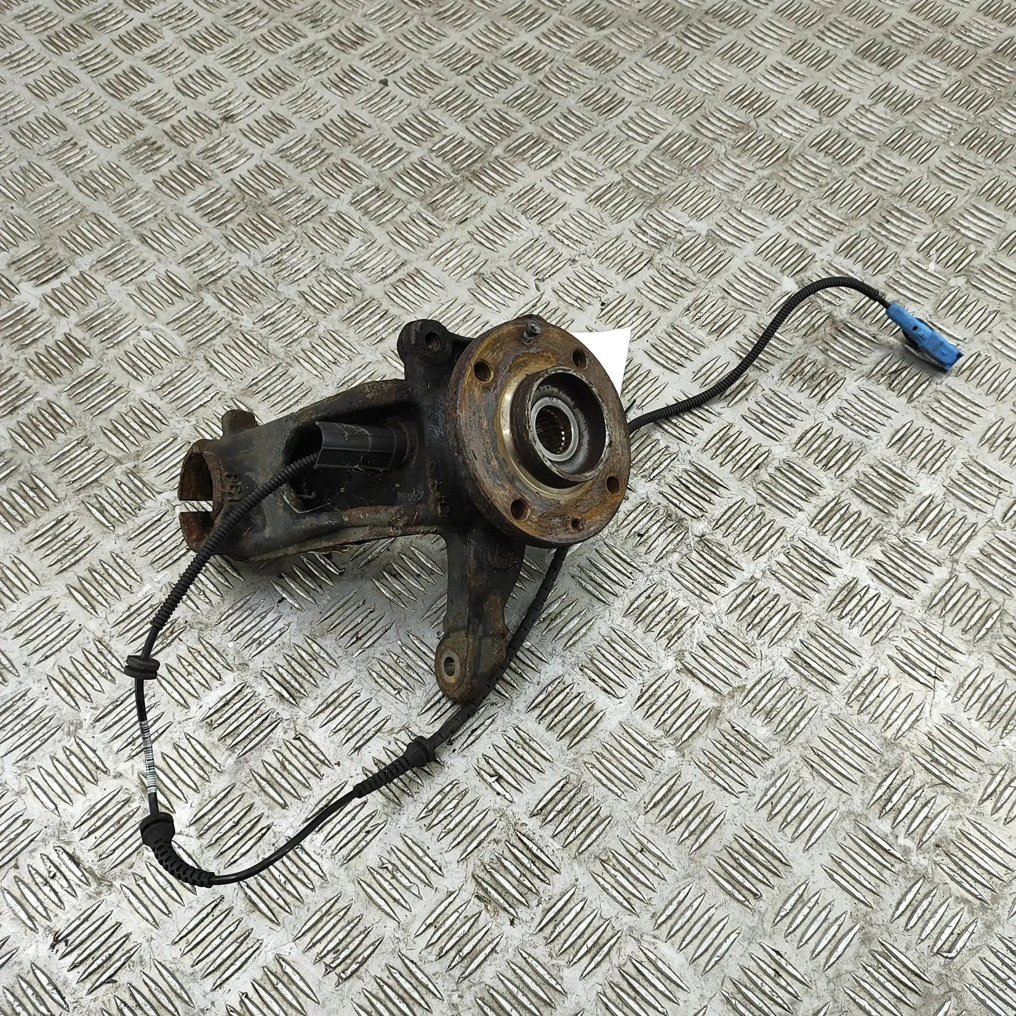 Opel Crossland X Front Right Wheel Hub Front Right Wheel Hub — OPEL CROSSLAND (X P17) ...