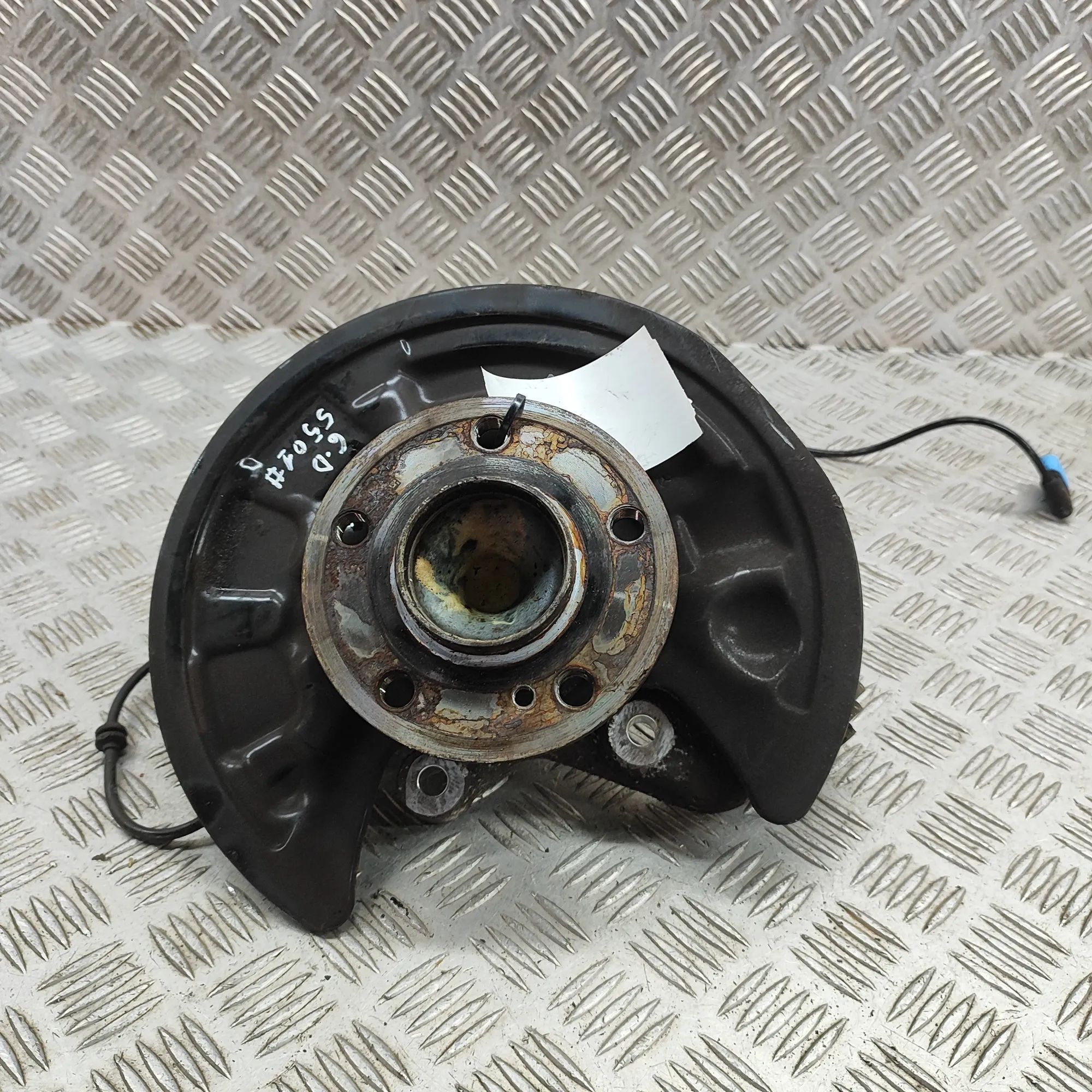 Infiniti Q30 Rear Right Wheel Hub Rear Right Wheel Hub — INFINITI Q30 (2015-...) ...