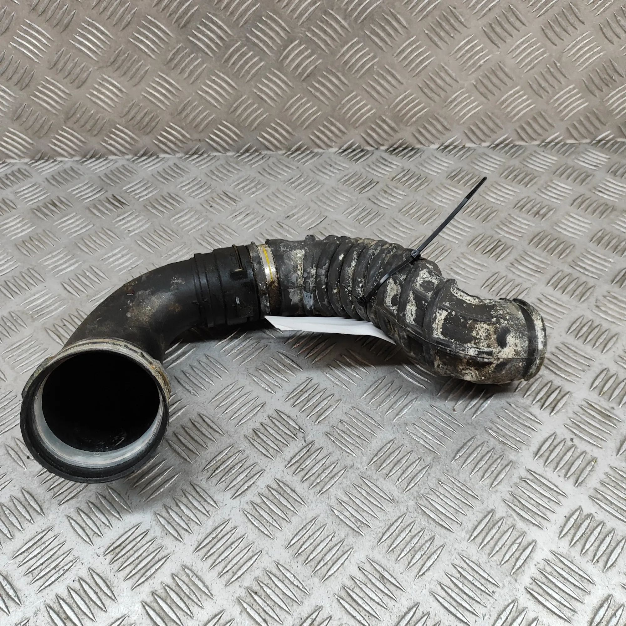 Maserati Ghibli Air Intake Tube Air Intake Tube — MASERATI GHIBLI (M157) (2013-...